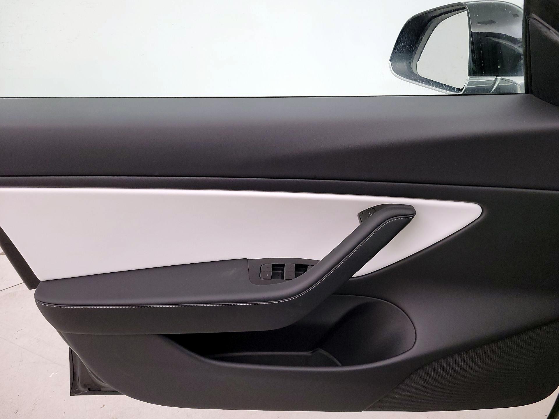 Thumbnail: 2020 Tesla Model 3 - 12