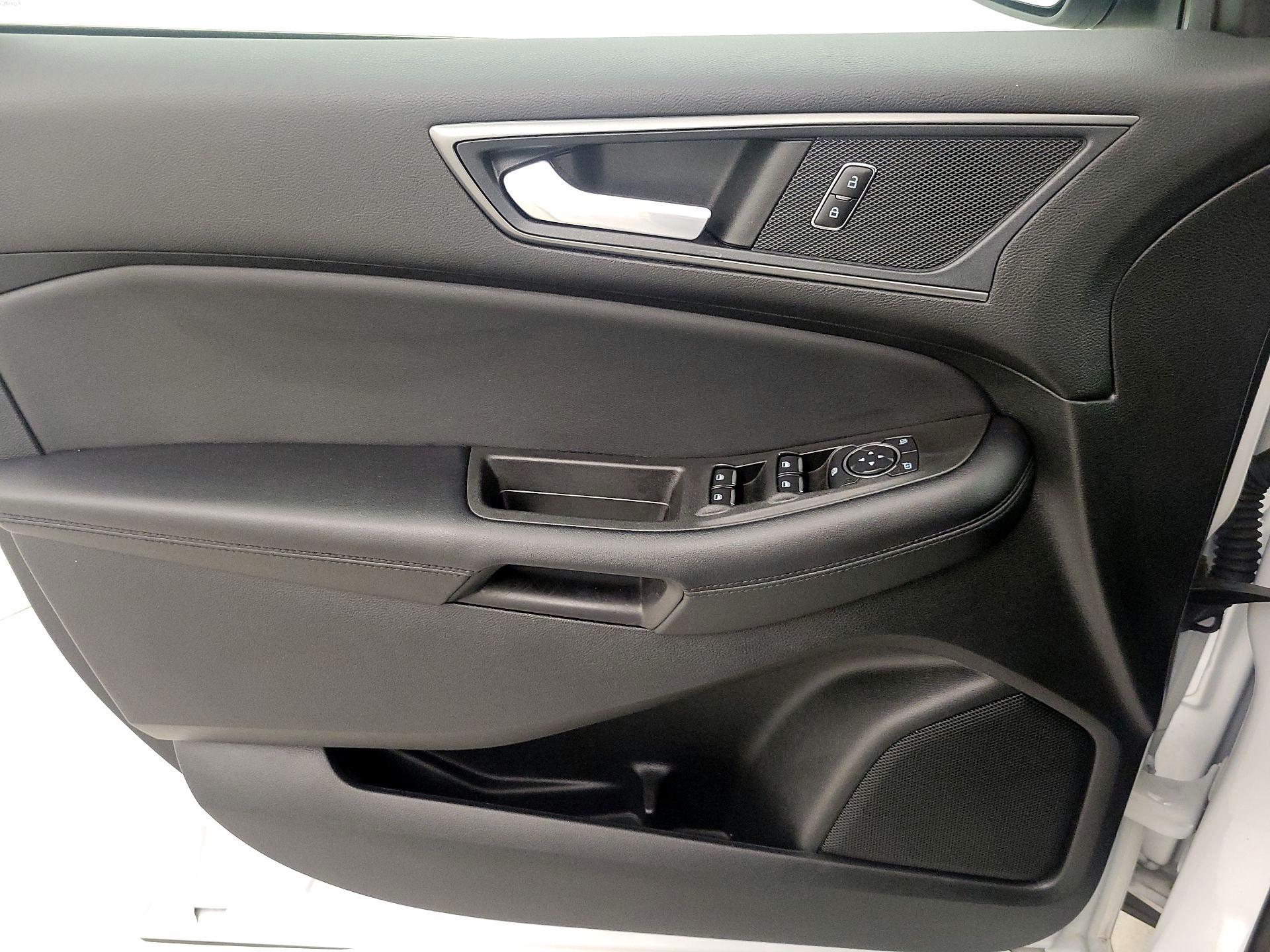 Thumbnail: 2022 Ford Edge - 12