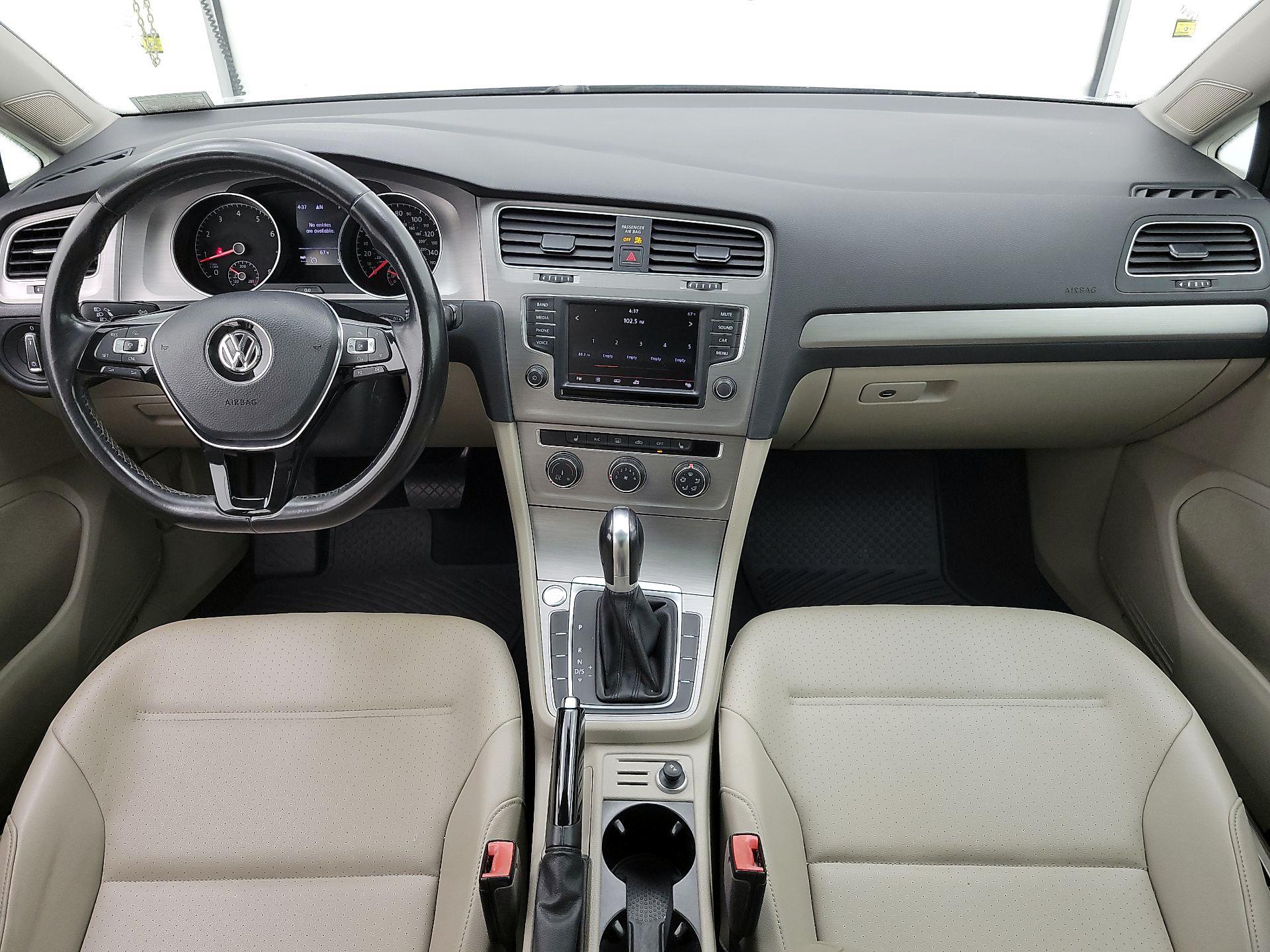 Thumbnail: 2016 Volkswagen Golf - 9