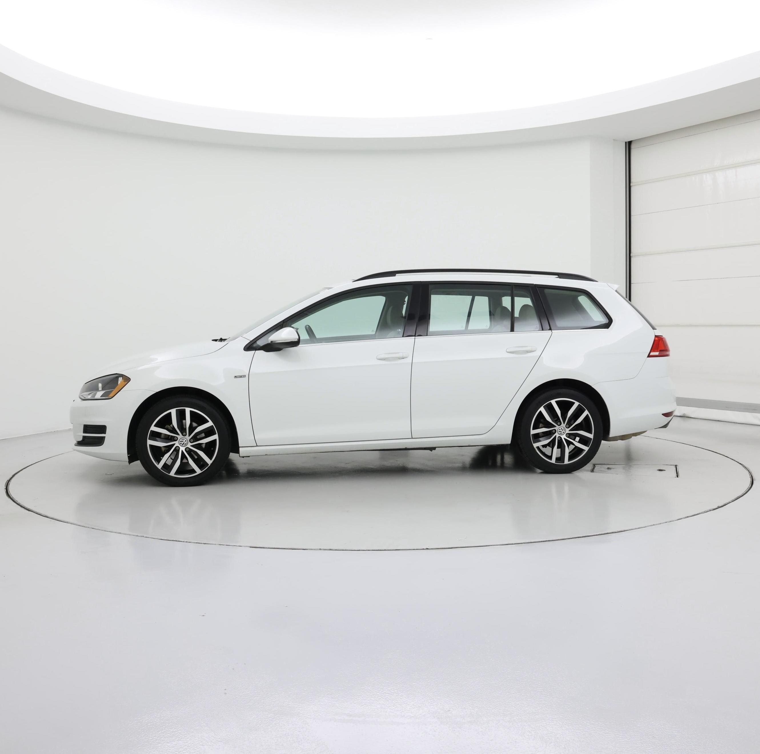 Thumbnail: 2016 Volkswagen Golf - 3