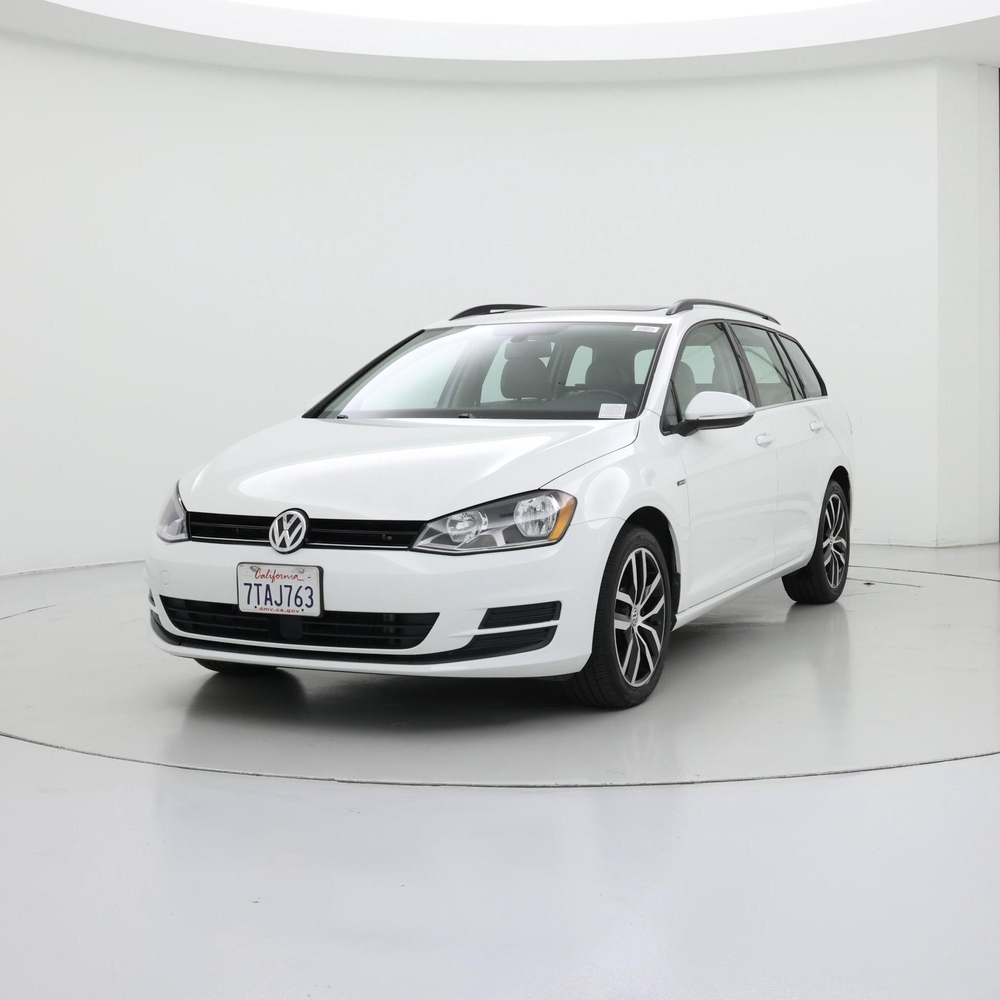Thumbnail: 2016 Volkswagen Golf - 4