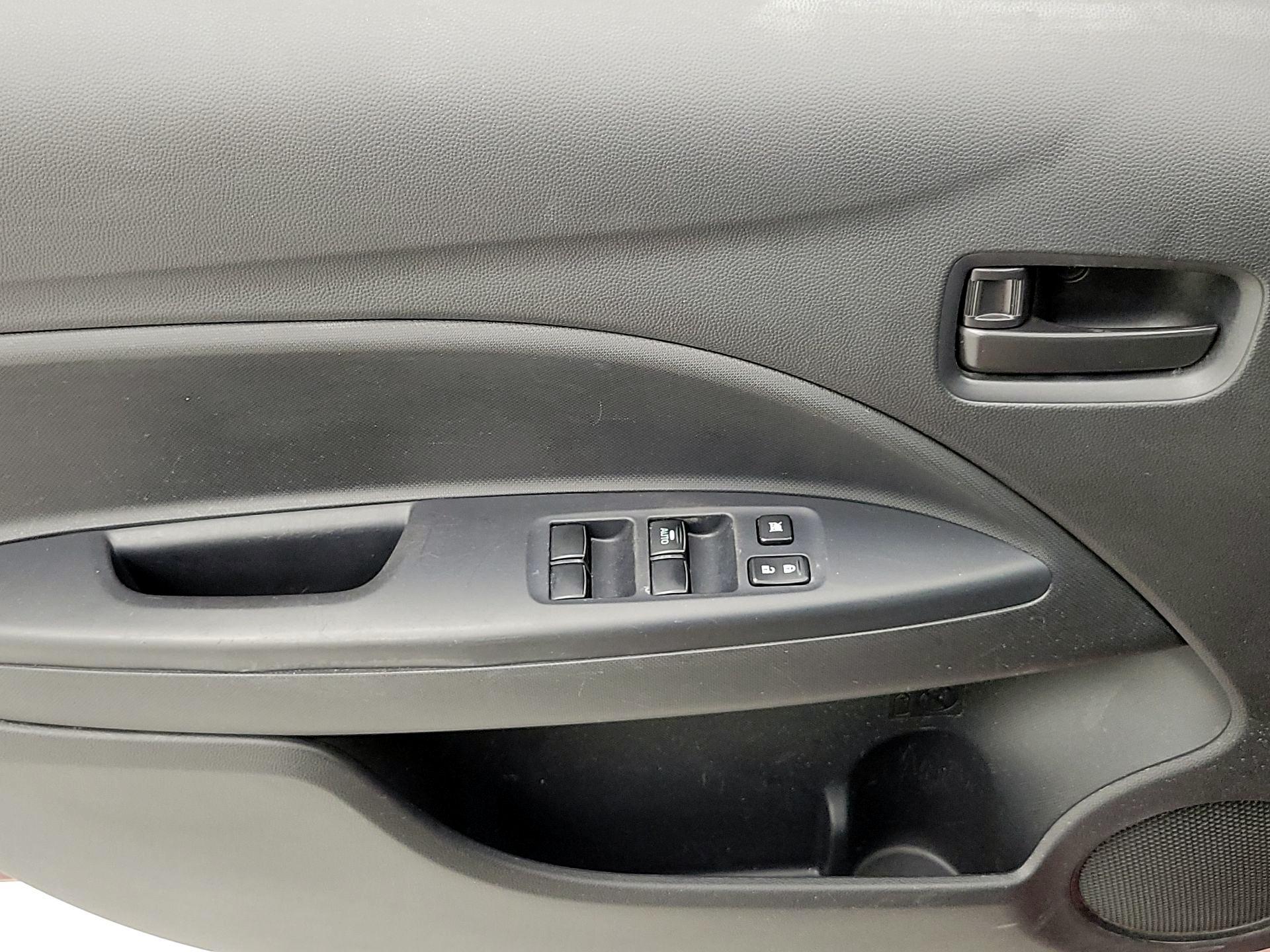 Thumbnail: 2018 Mitsubishi Mirage G4 - 12