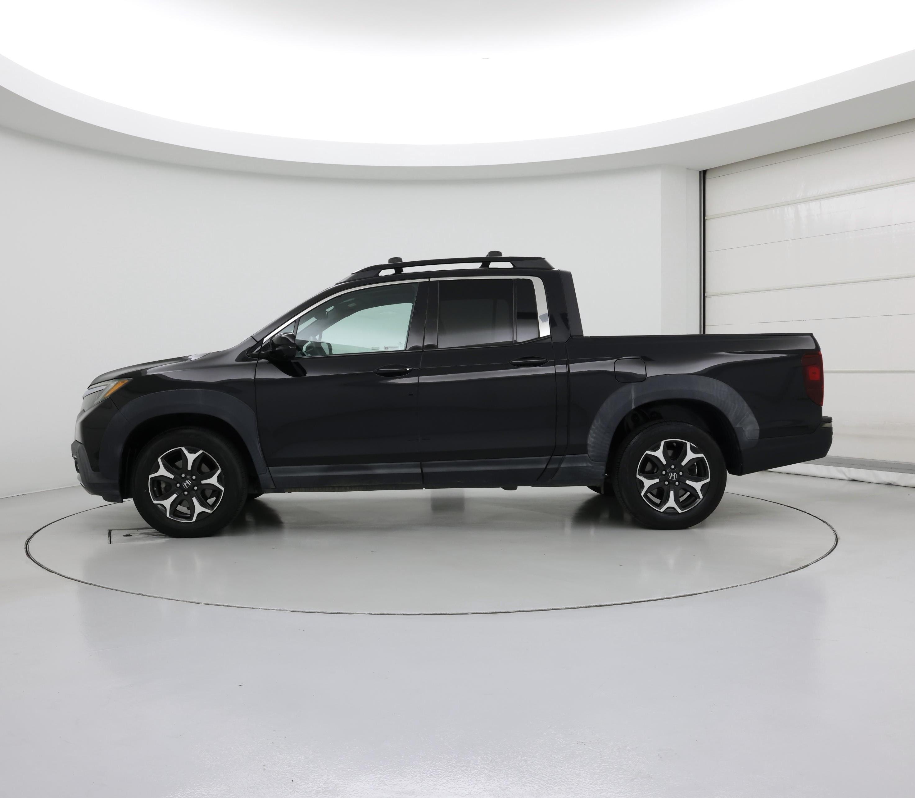 Thumbnail: 2017 Honda Ridgeline - 3