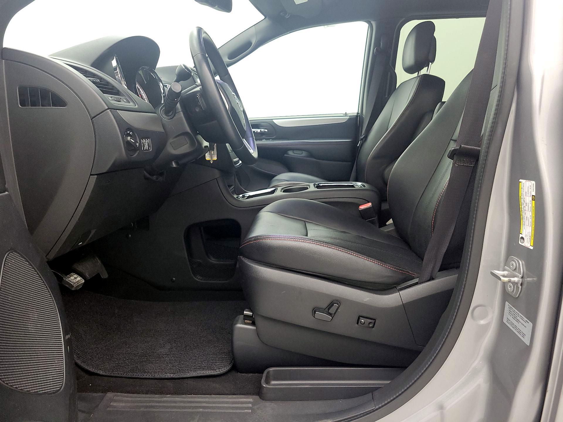 Thumbnail: 2017 Dodge Grand Caravan - 11