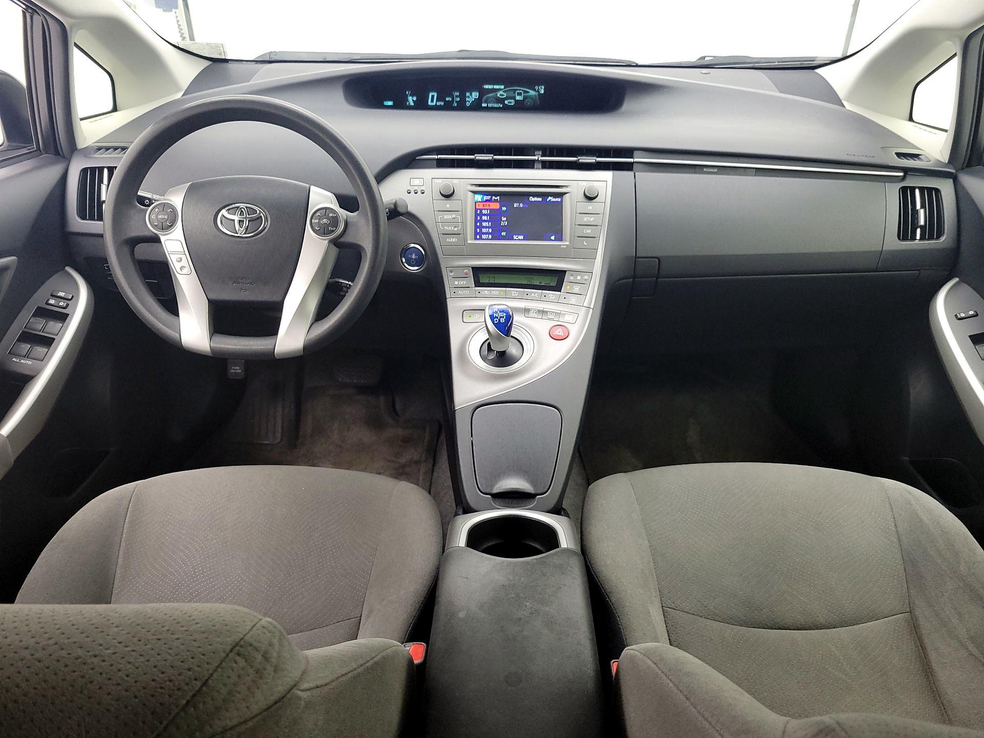 Thumbnail: 2014 Toyota Prius - 9