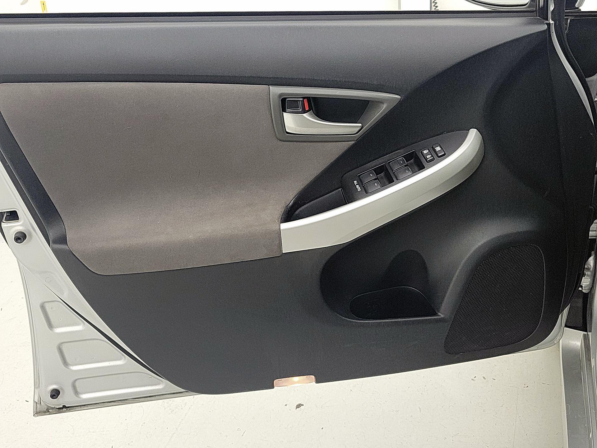 Thumbnail: 2014 Toyota Prius - 12