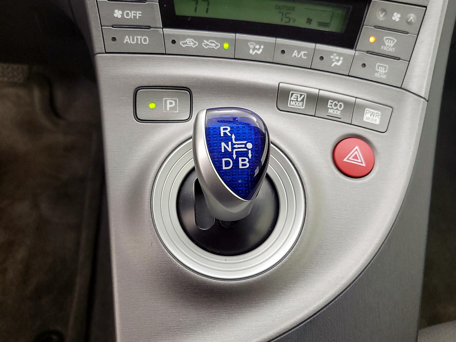 Thumbnail: 2014 Toyota Prius - 16