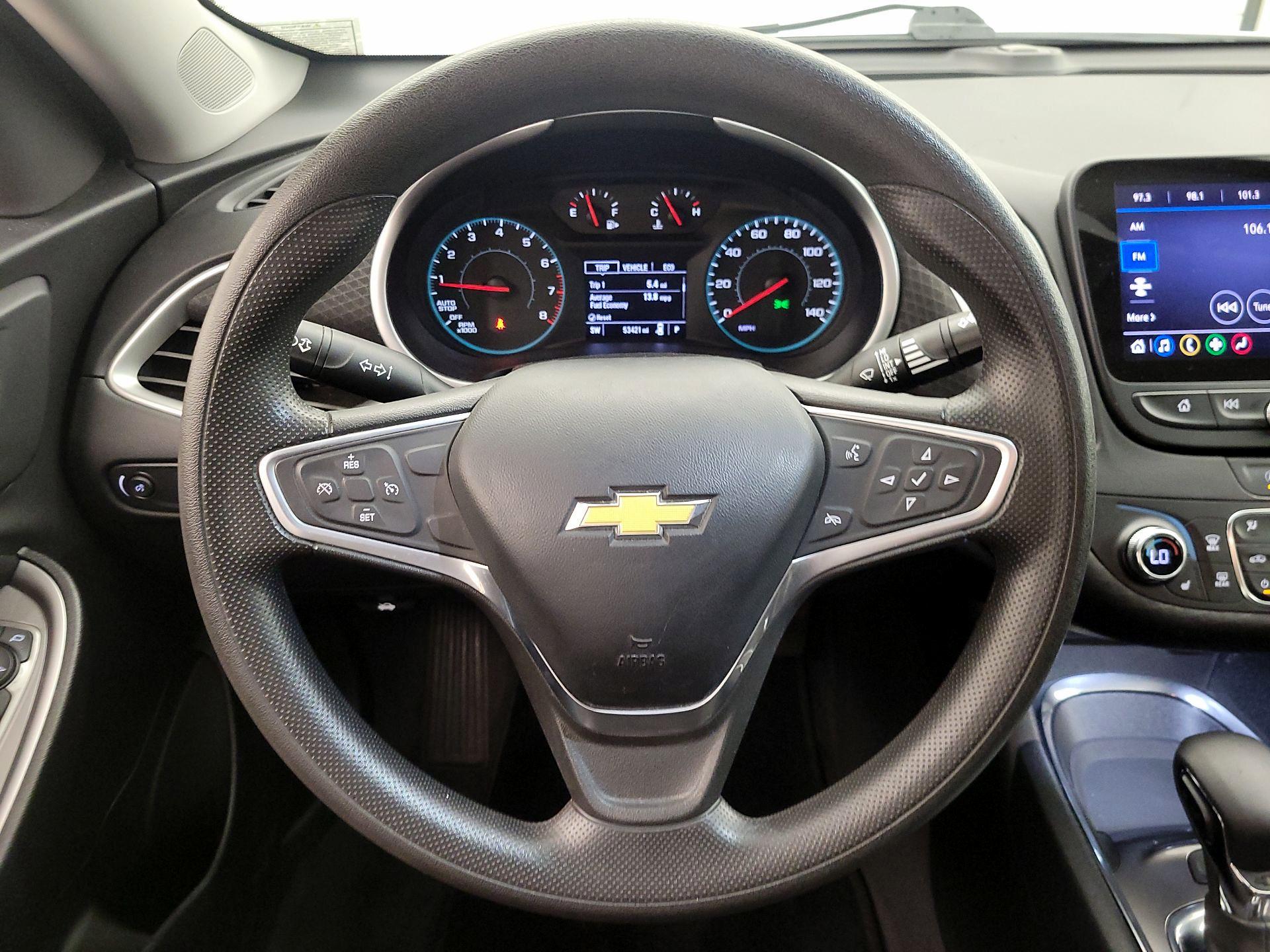 Thumbnail: 2022 Chevrolet Malibu - 10