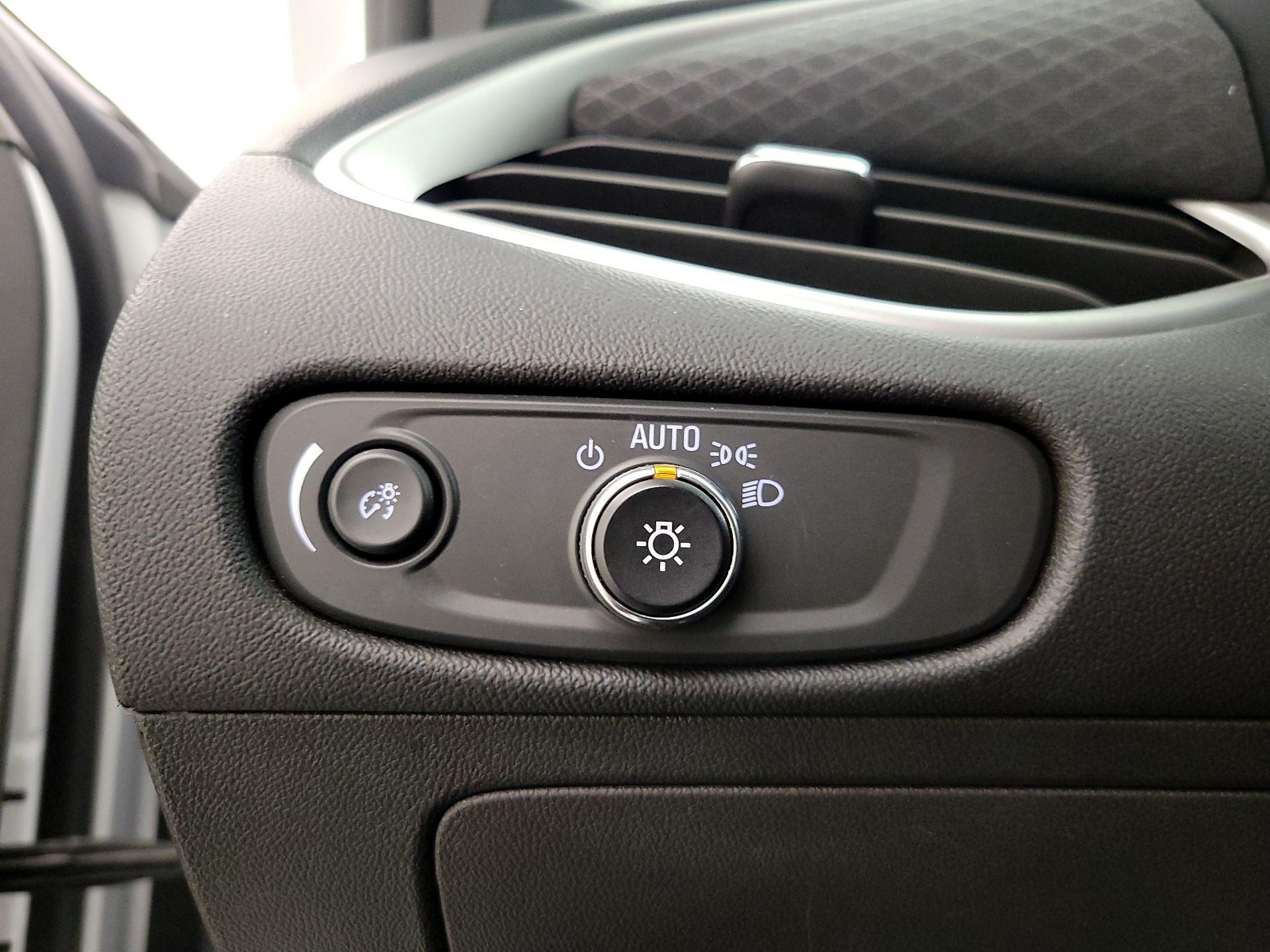 Thumbnail: 2022 Chevrolet Malibu - 13