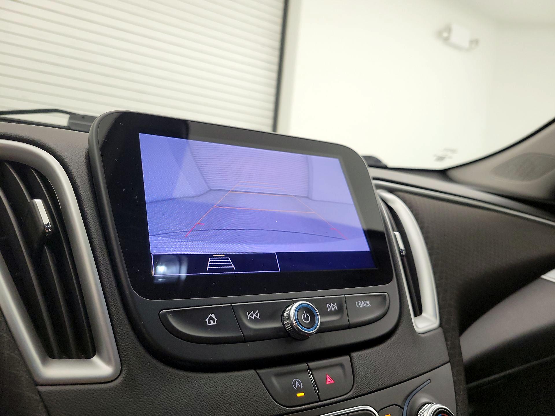 Thumbnail: 2022 Chevrolet Malibu - 14