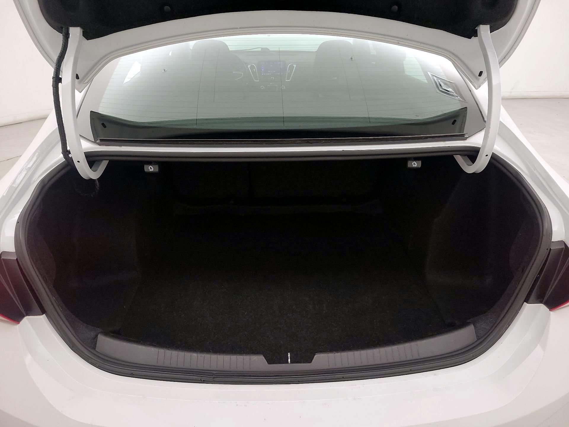 Thumbnail: 2022 Chevrolet Malibu - 20