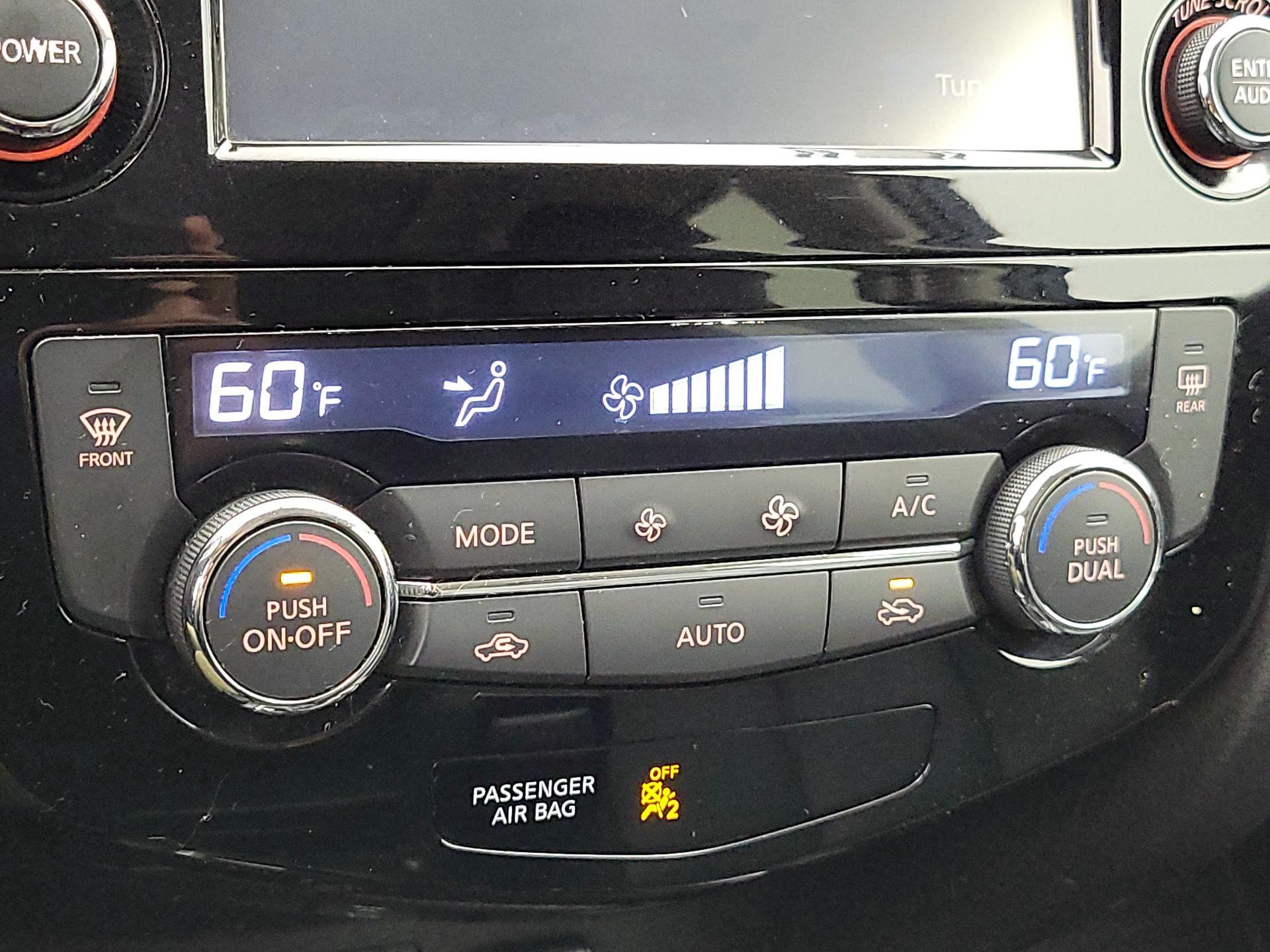 Thumbnail: 2015 Nissan Rogue - 17