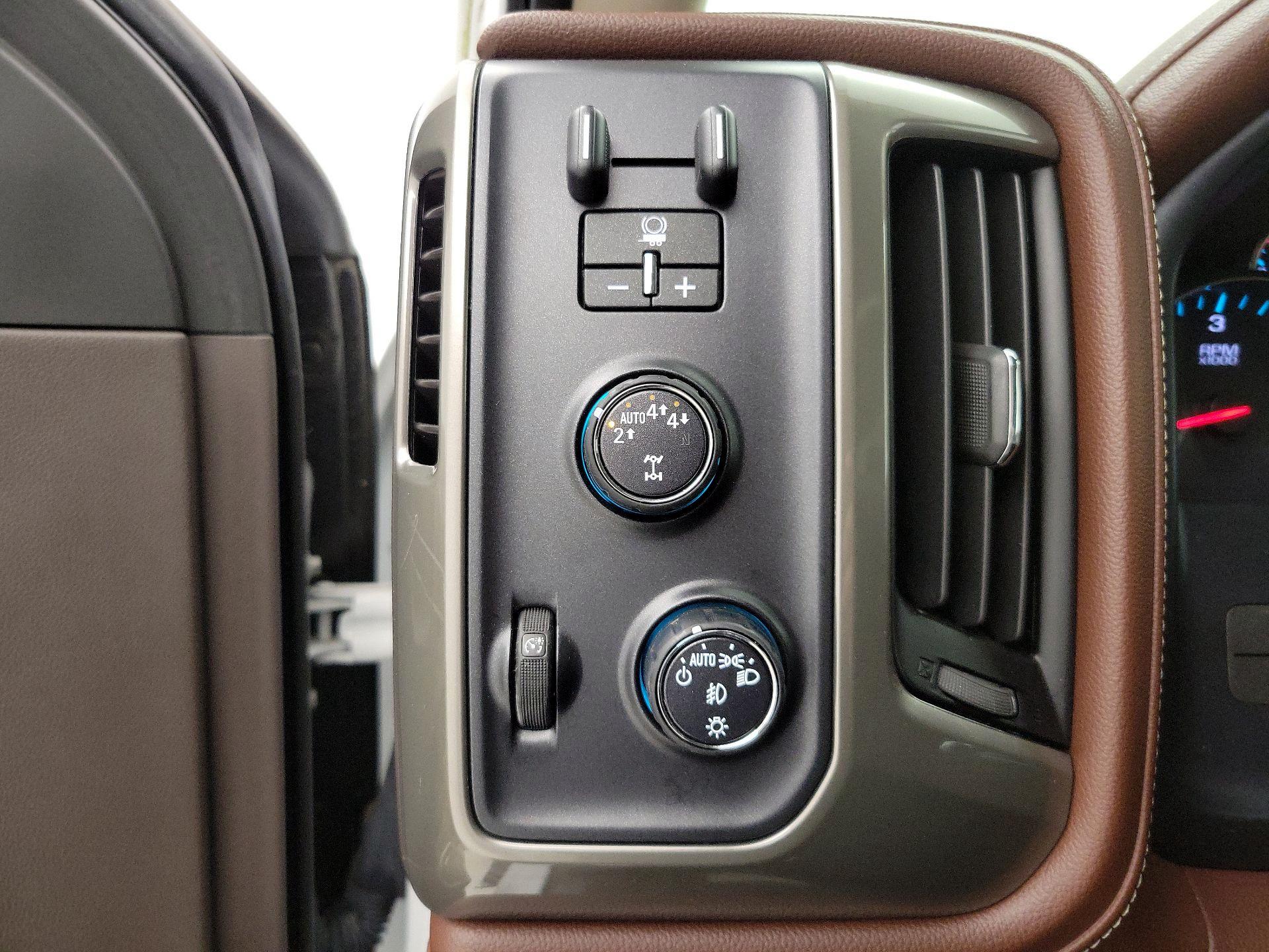 Thumbnail: 2018 Chevrolet Silverado 1500 - 13