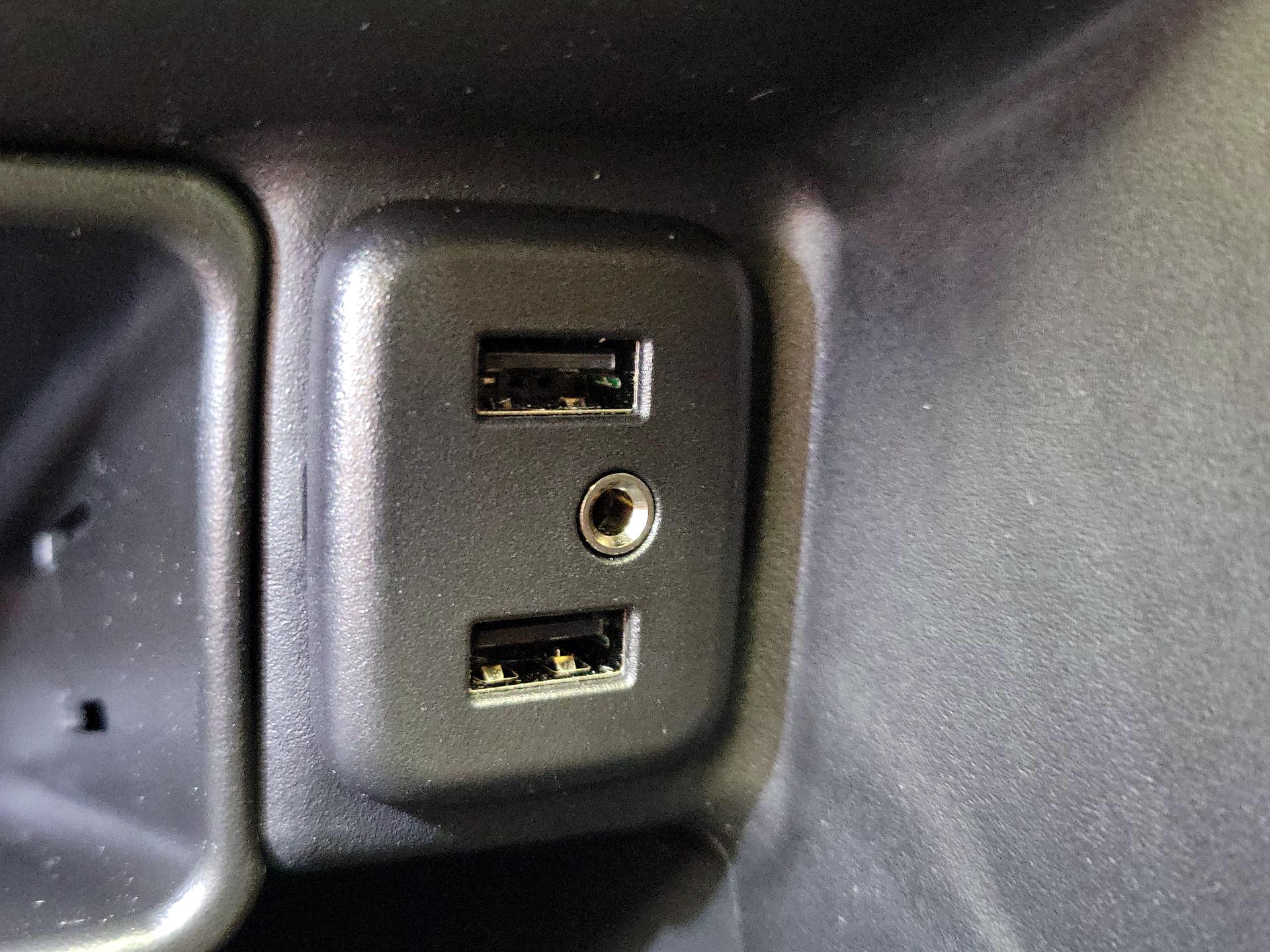 Thumbnail: 2018 Chevrolet Silverado 1500 - 19