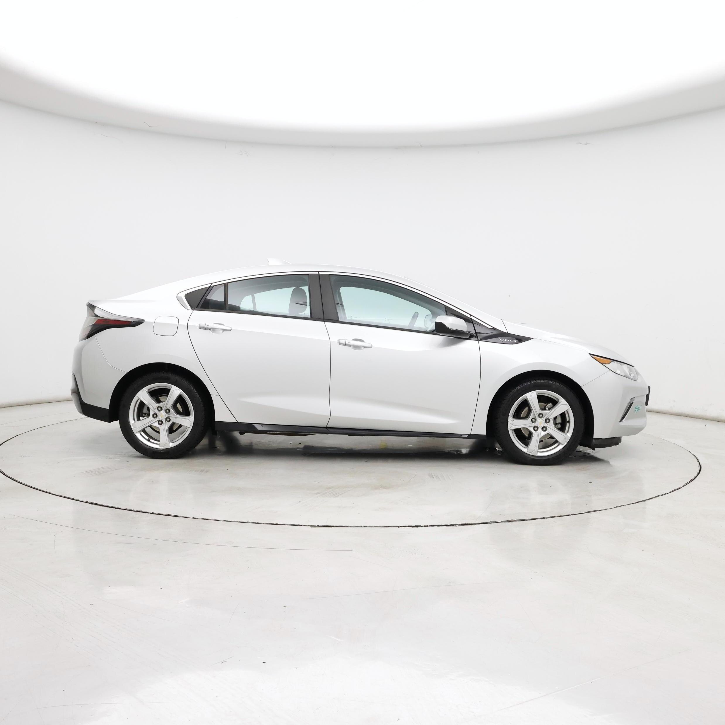 Thumbnail: 2017 Chevrolet Volt - 7