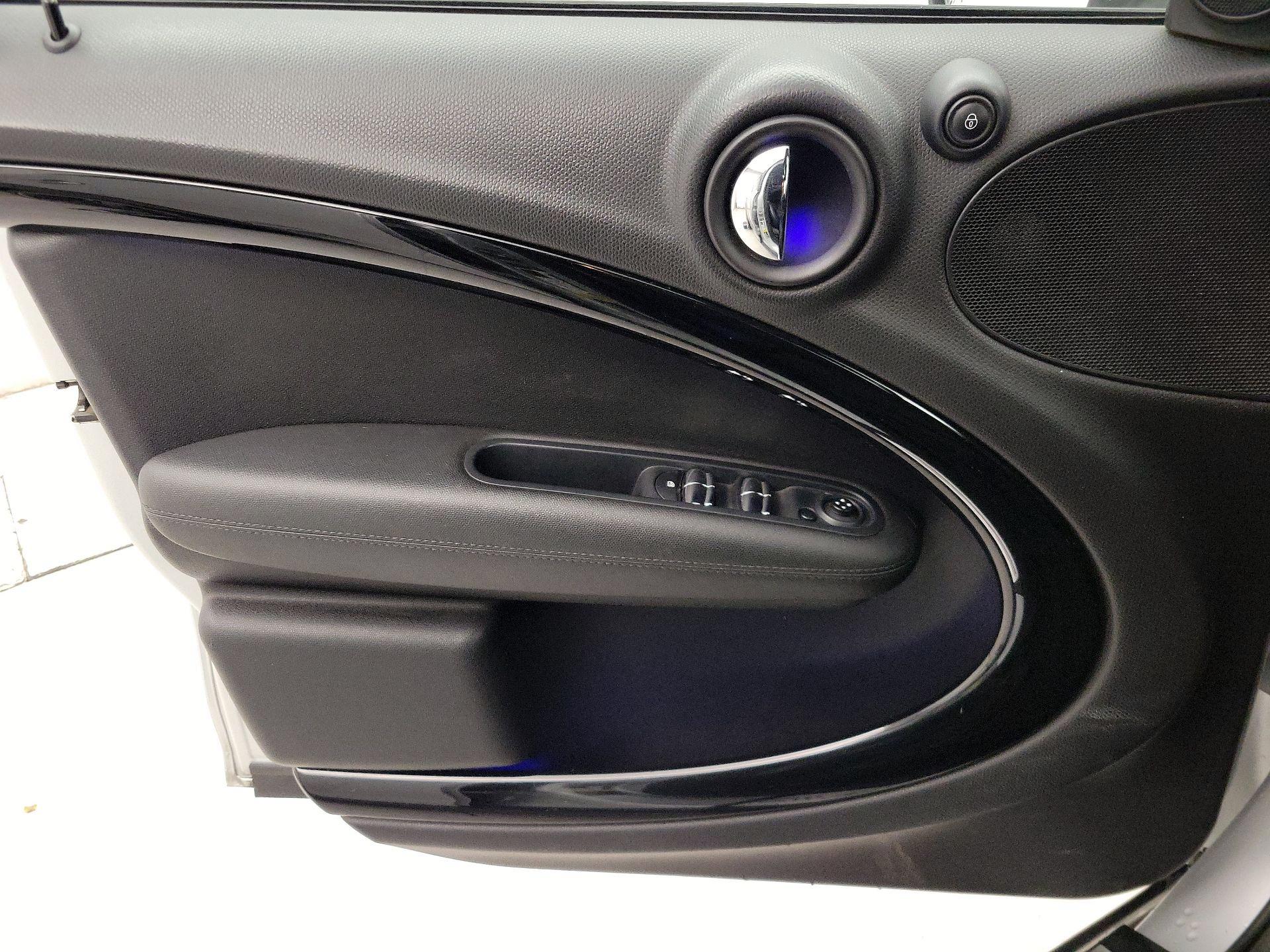 Thumbnail: 2015 MINI Cooper Countryman - 12