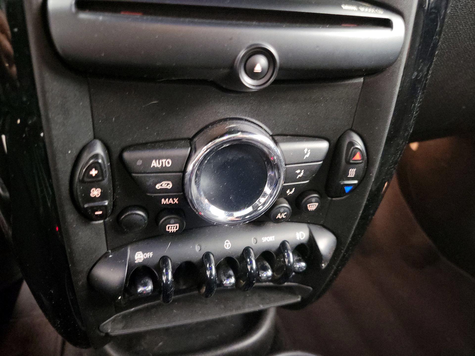 Thumbnail: 2015 MINI Cooper Countryman - 14