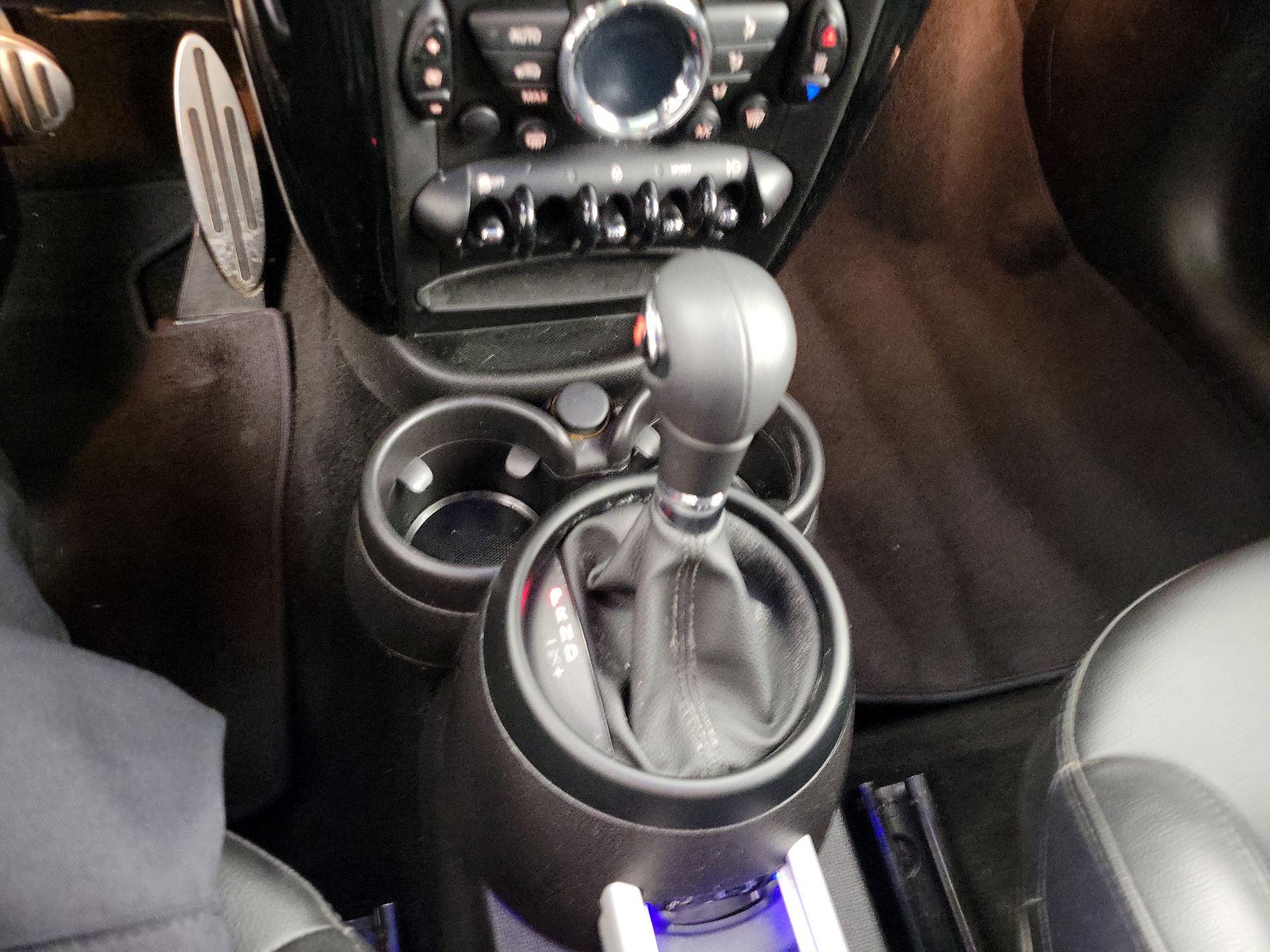 Thumbnail: 2015 MINI Cooper Countryman - 15