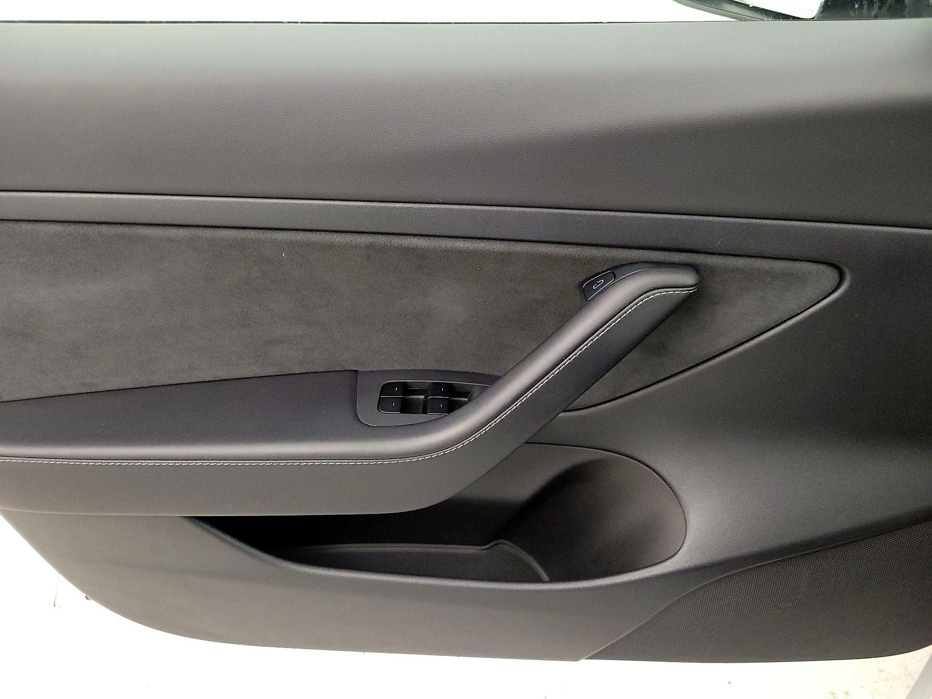 Thumbnail: 2021 Tesla Model 3 - 12