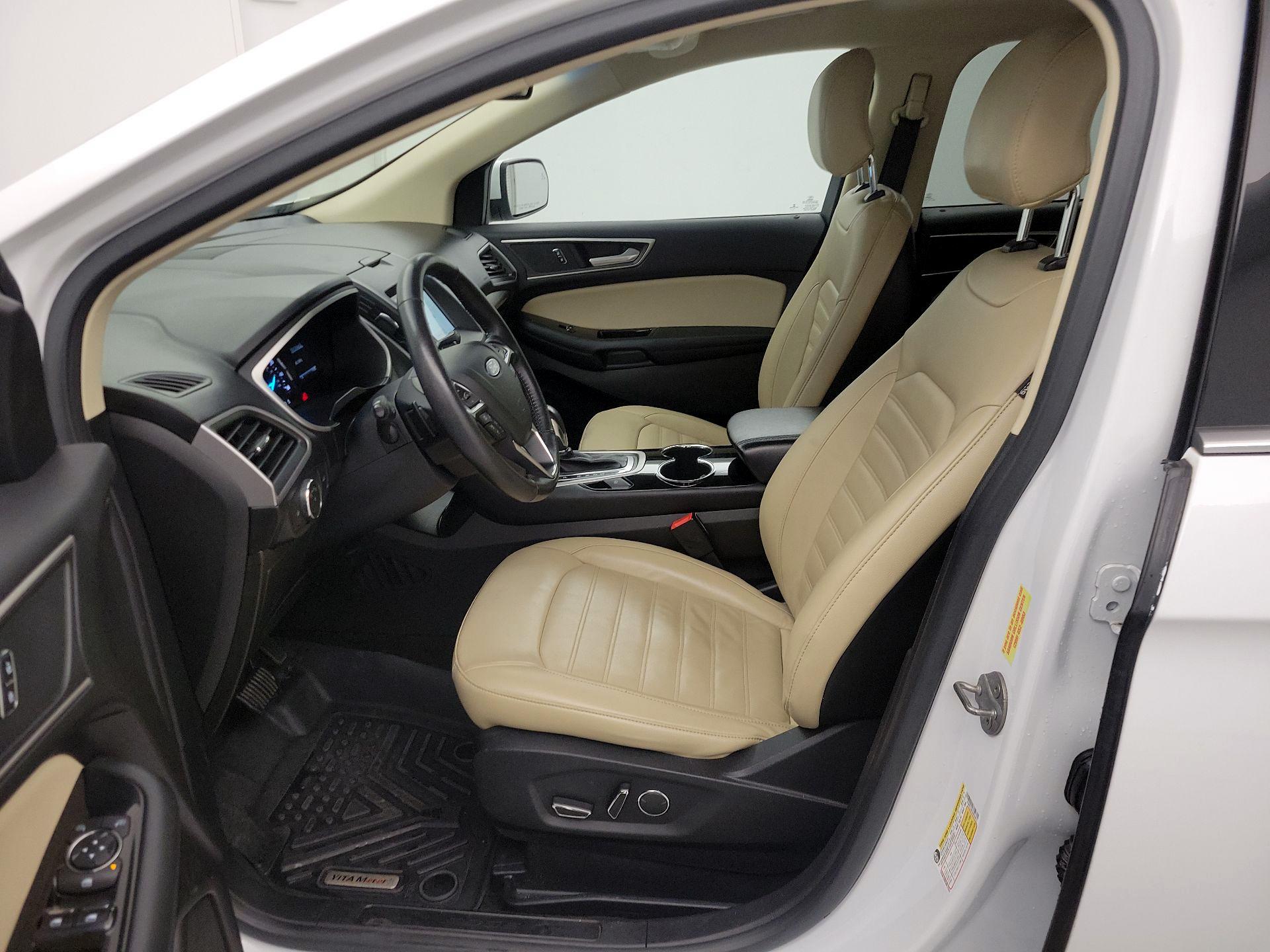 Thumbnail: 2018 Ford Edge - 11