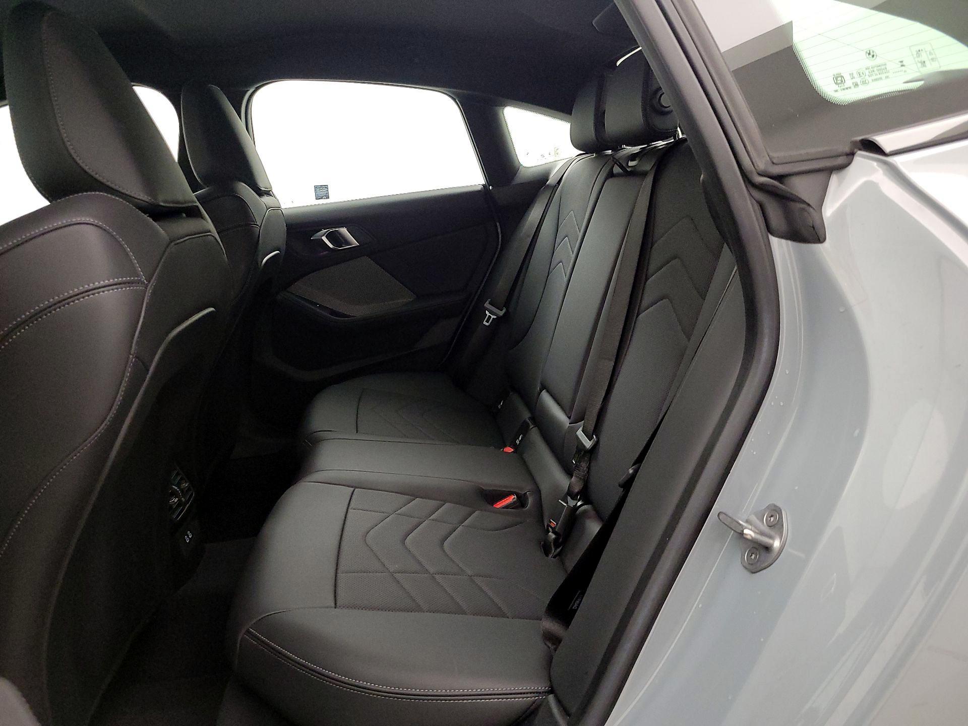 Thumbnail: 2025 BMW 2 Series - 18