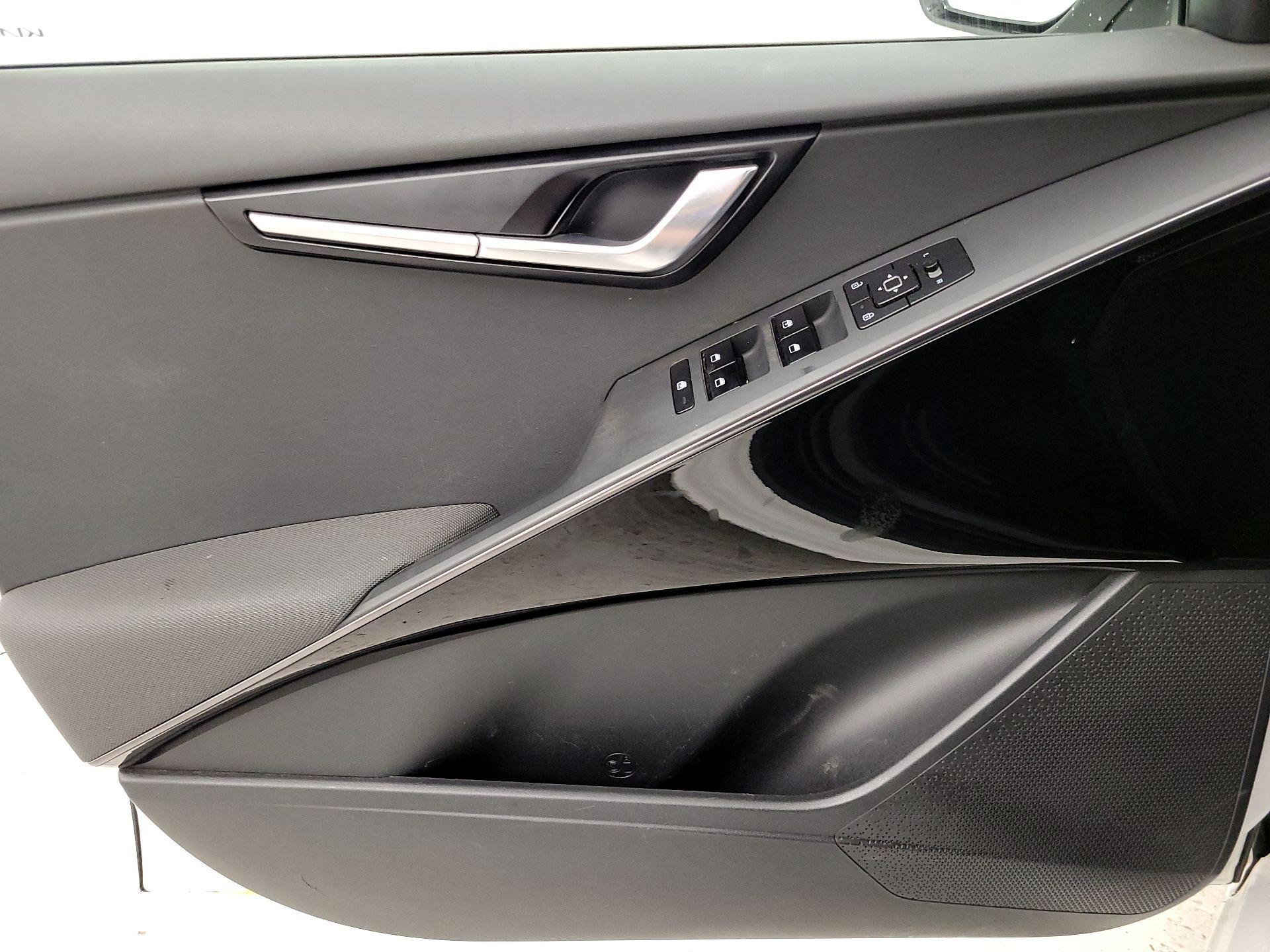 Thumbnail: 2023 Kia Niro - 12