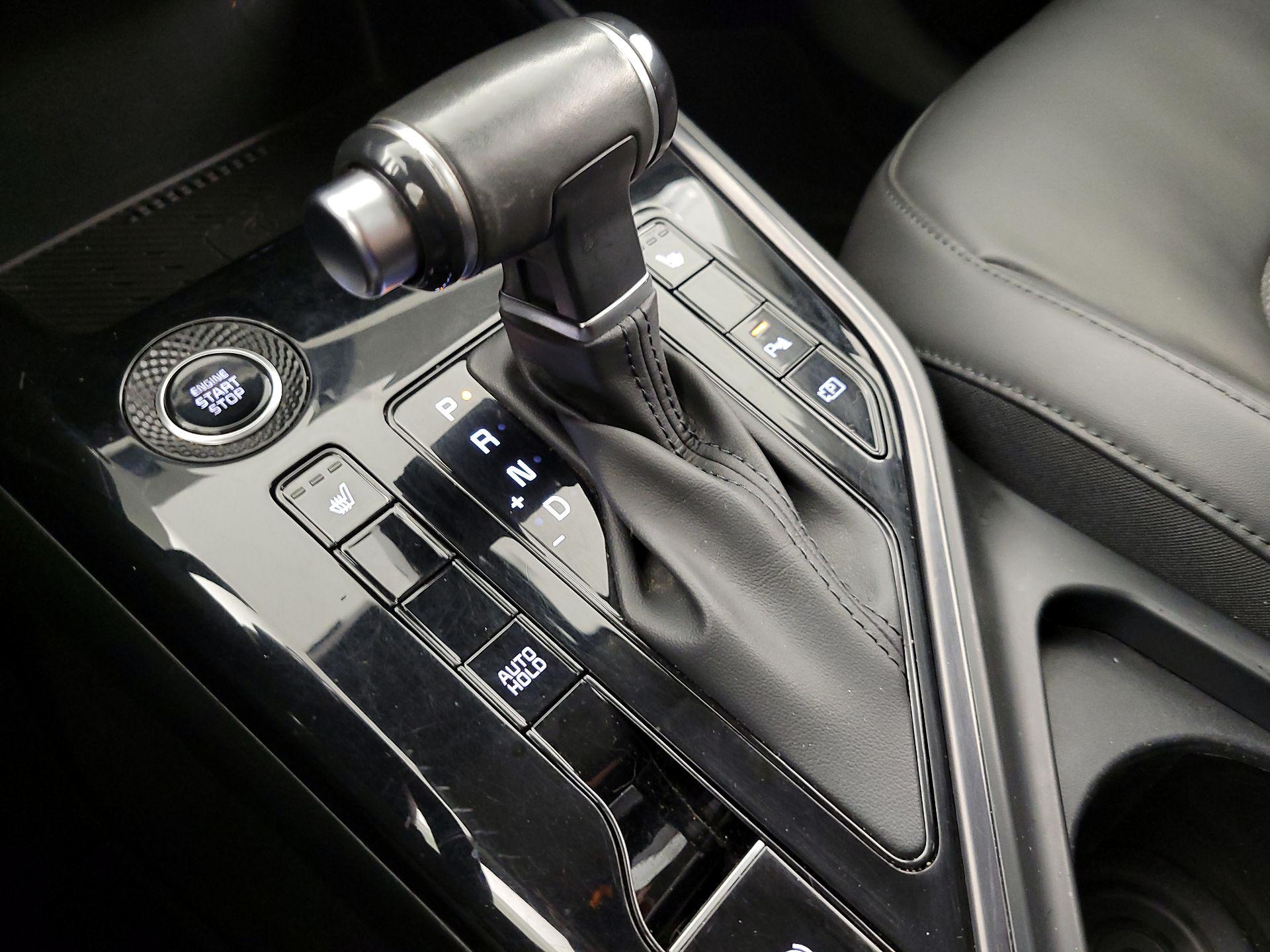 Thumbnail: 2023 Kia Niro - 18