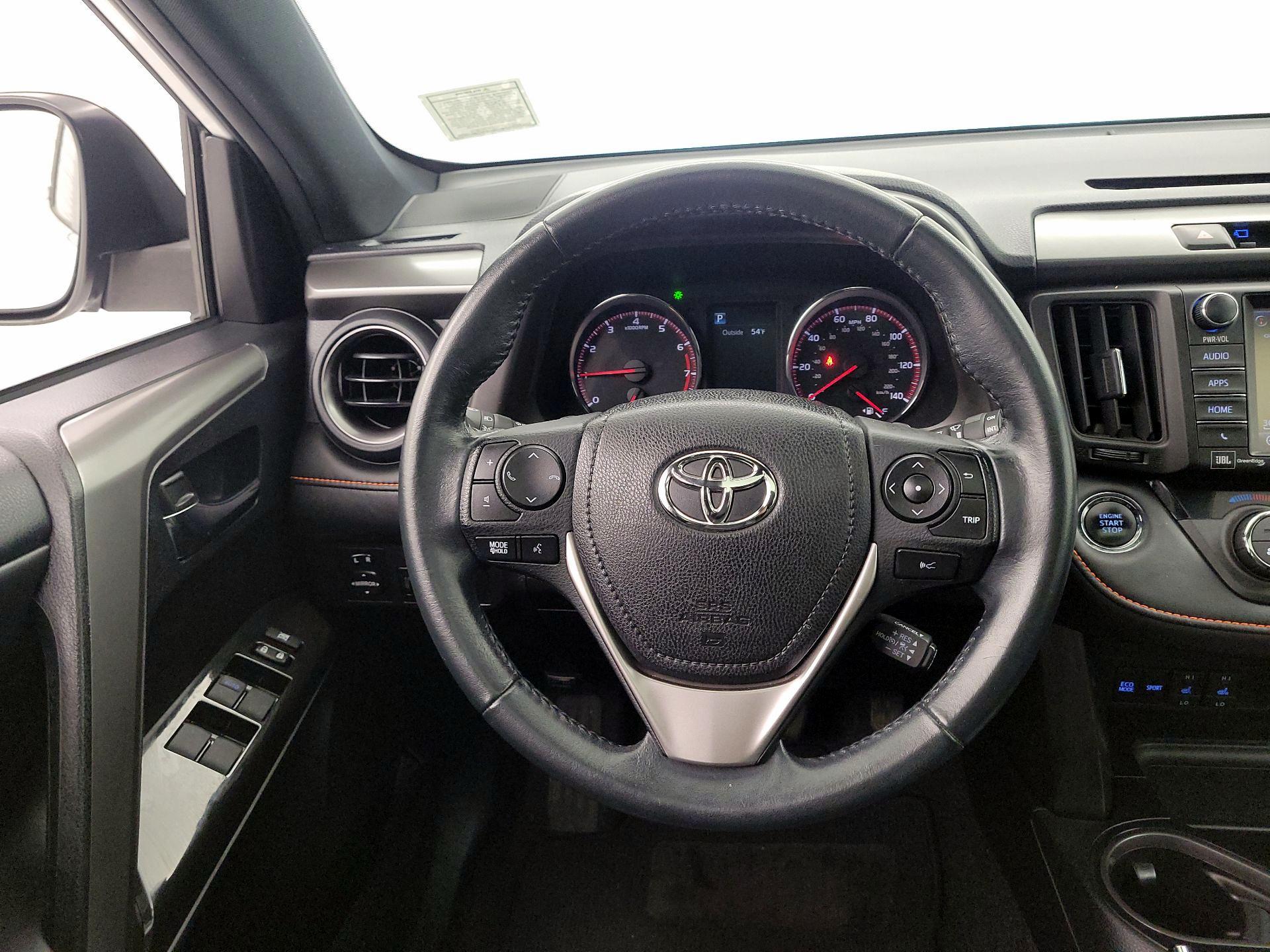 Thumbnail: 2016 Toyota RAV4 - 10