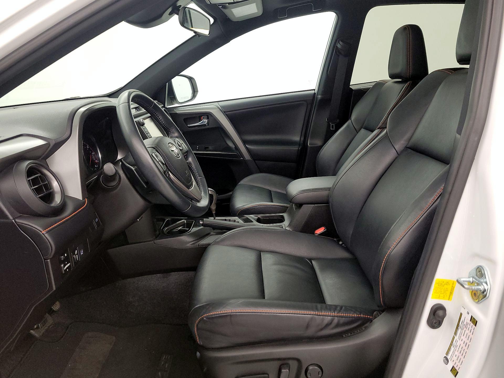 Thumbnail: 2016 Toyota RAV4 - 11