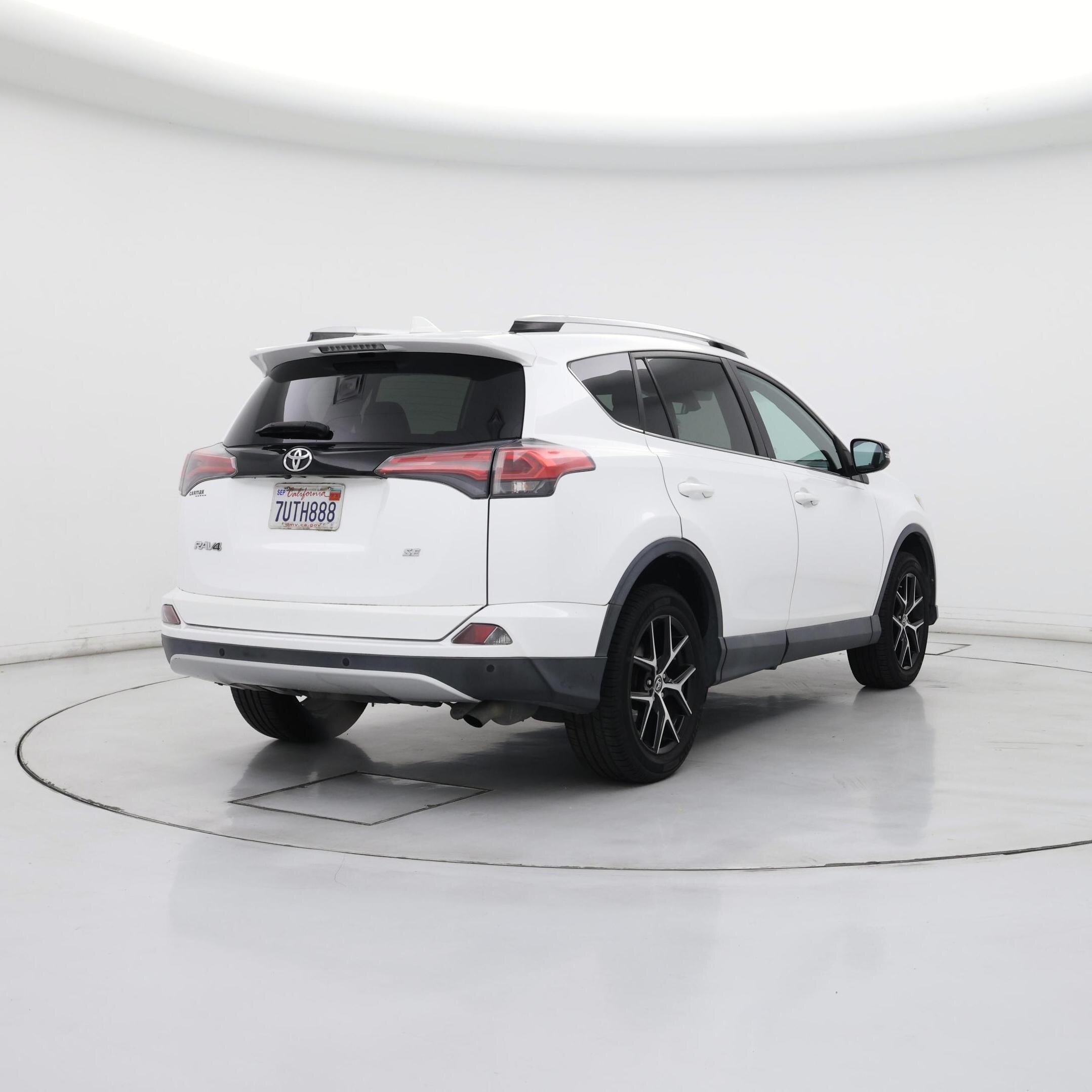 Thumbnail: 2016 Toyota RAV4 - 8