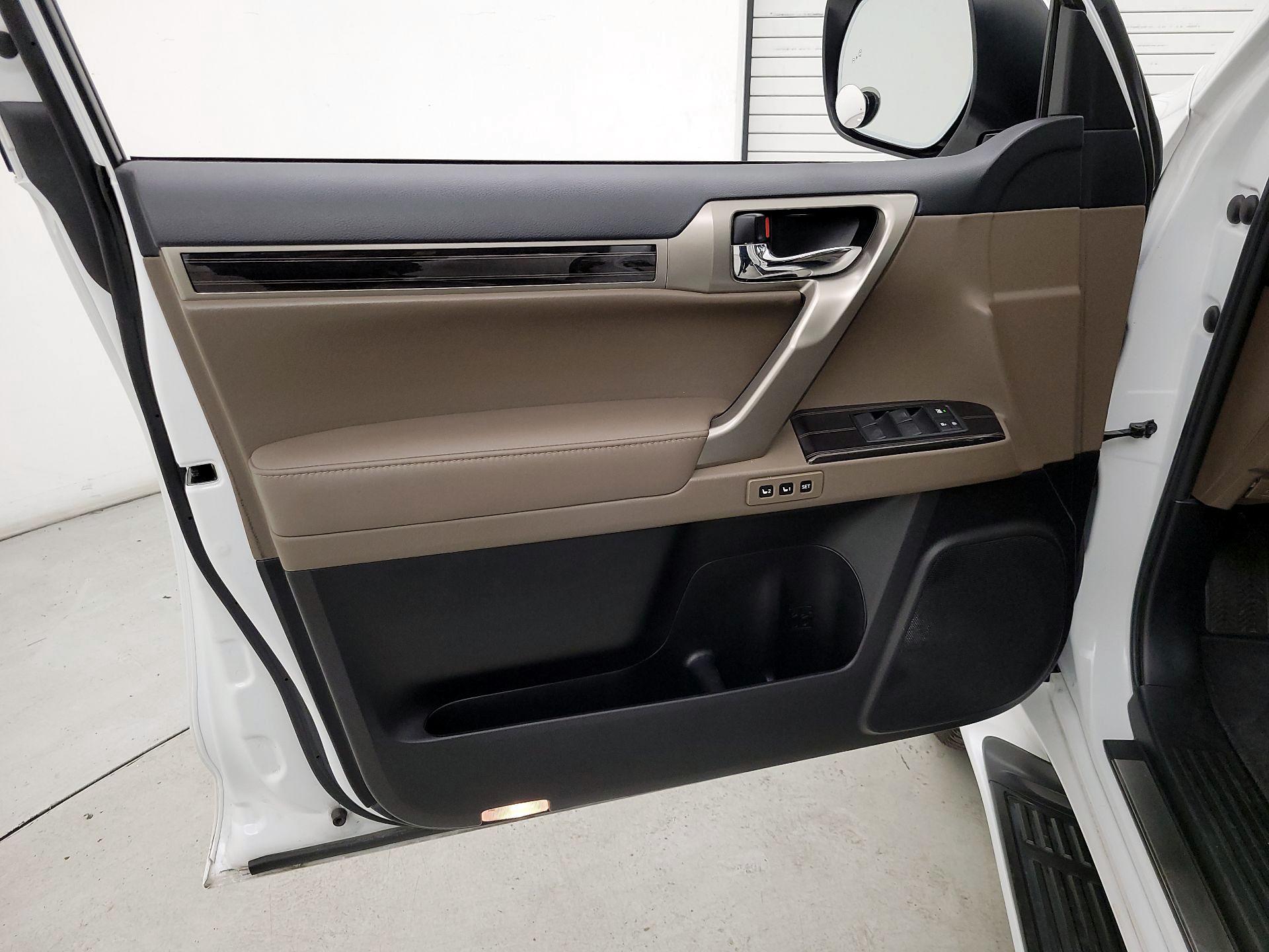 Thumbnail: 2021 Lexus GX - 12