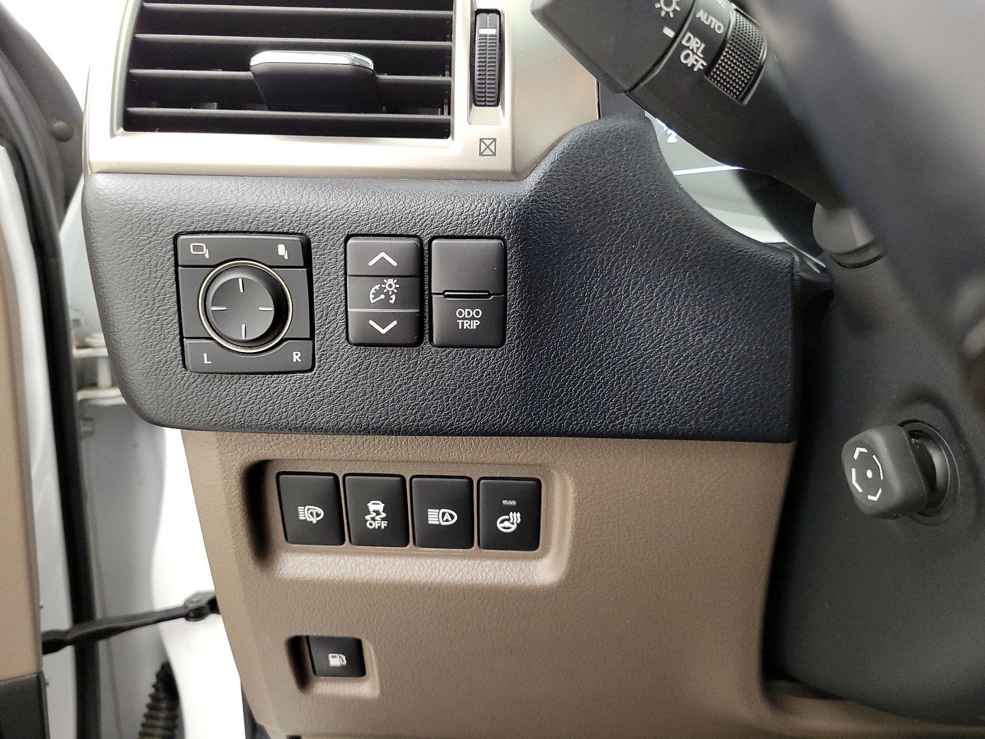 Thumbnail: 2021 Lexus GX - 13