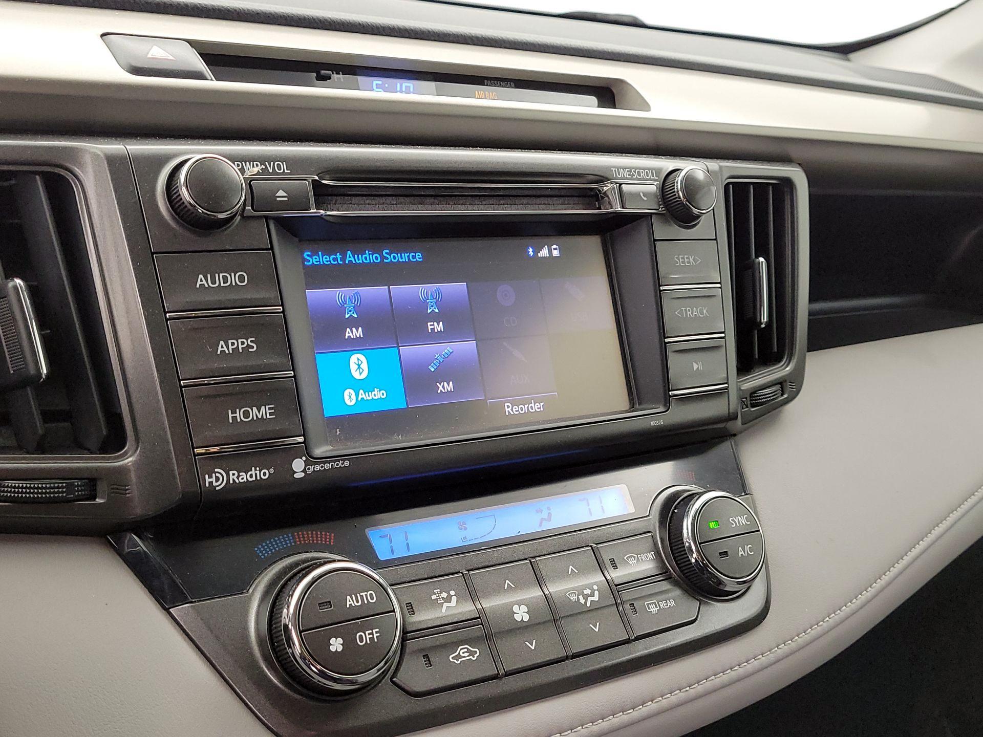 Thumbnail: 2015 Toyota RAV4 - 15