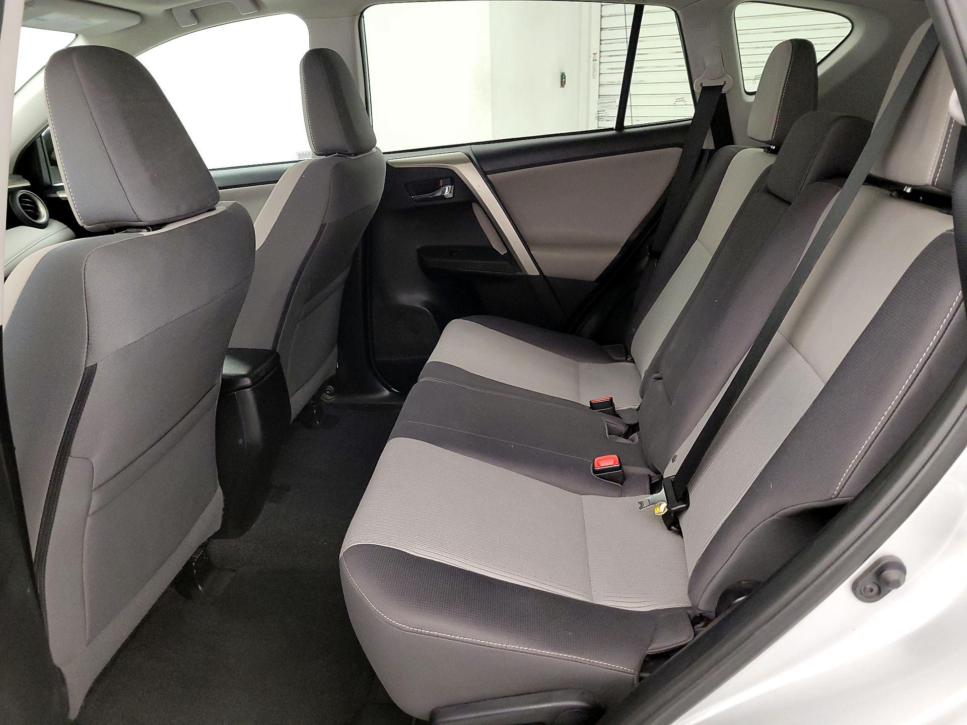 Thumbnail: 2015 Toyota RAV4 - 20