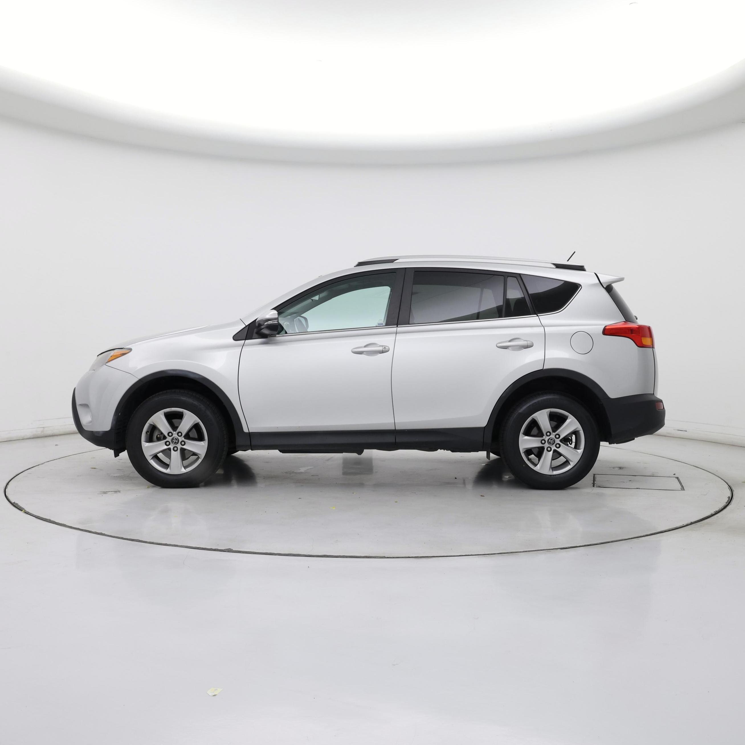 Thumbnail: 2015 Toyota RAV4 - 3