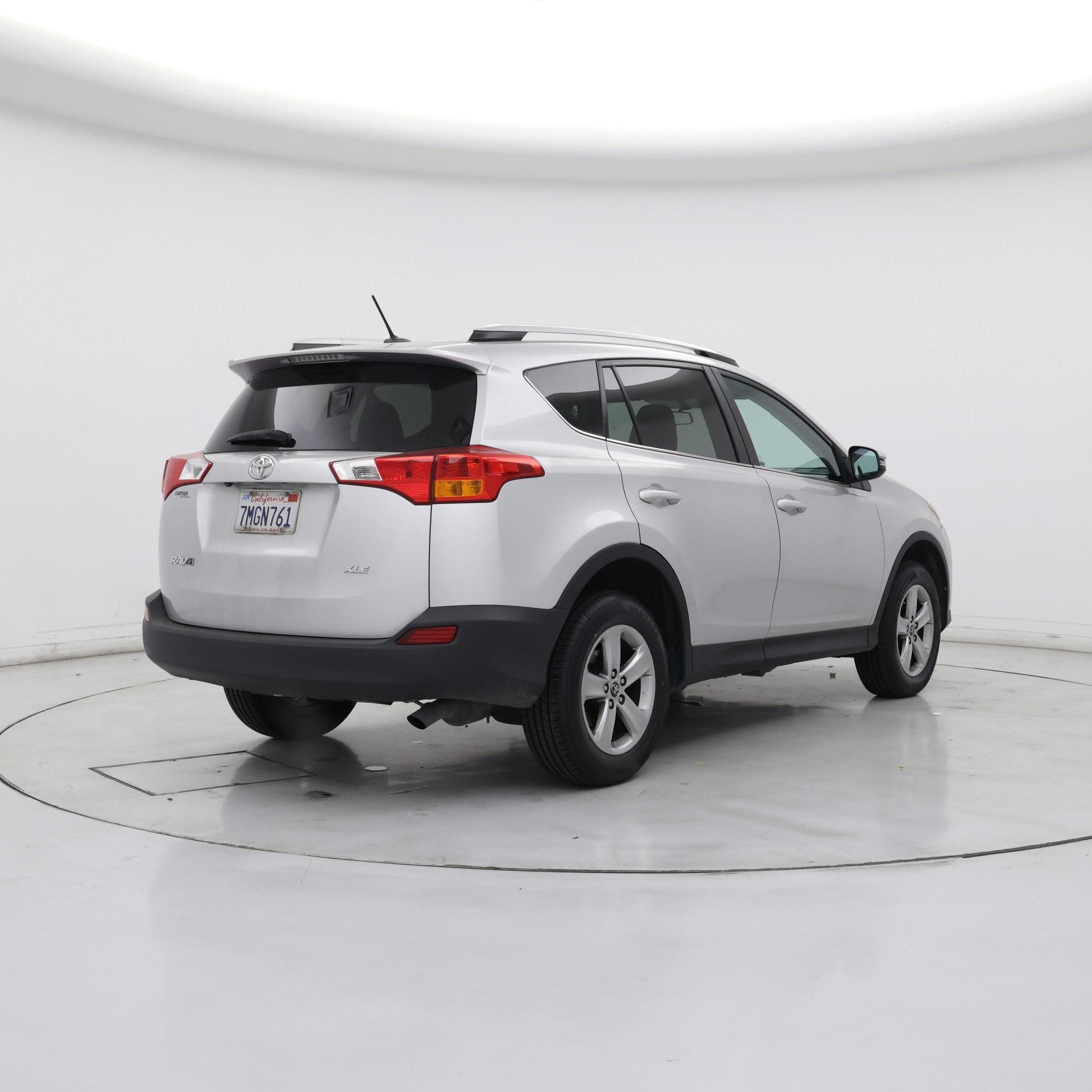 Thumbnail: 2015 Toyota RAV4 - 8