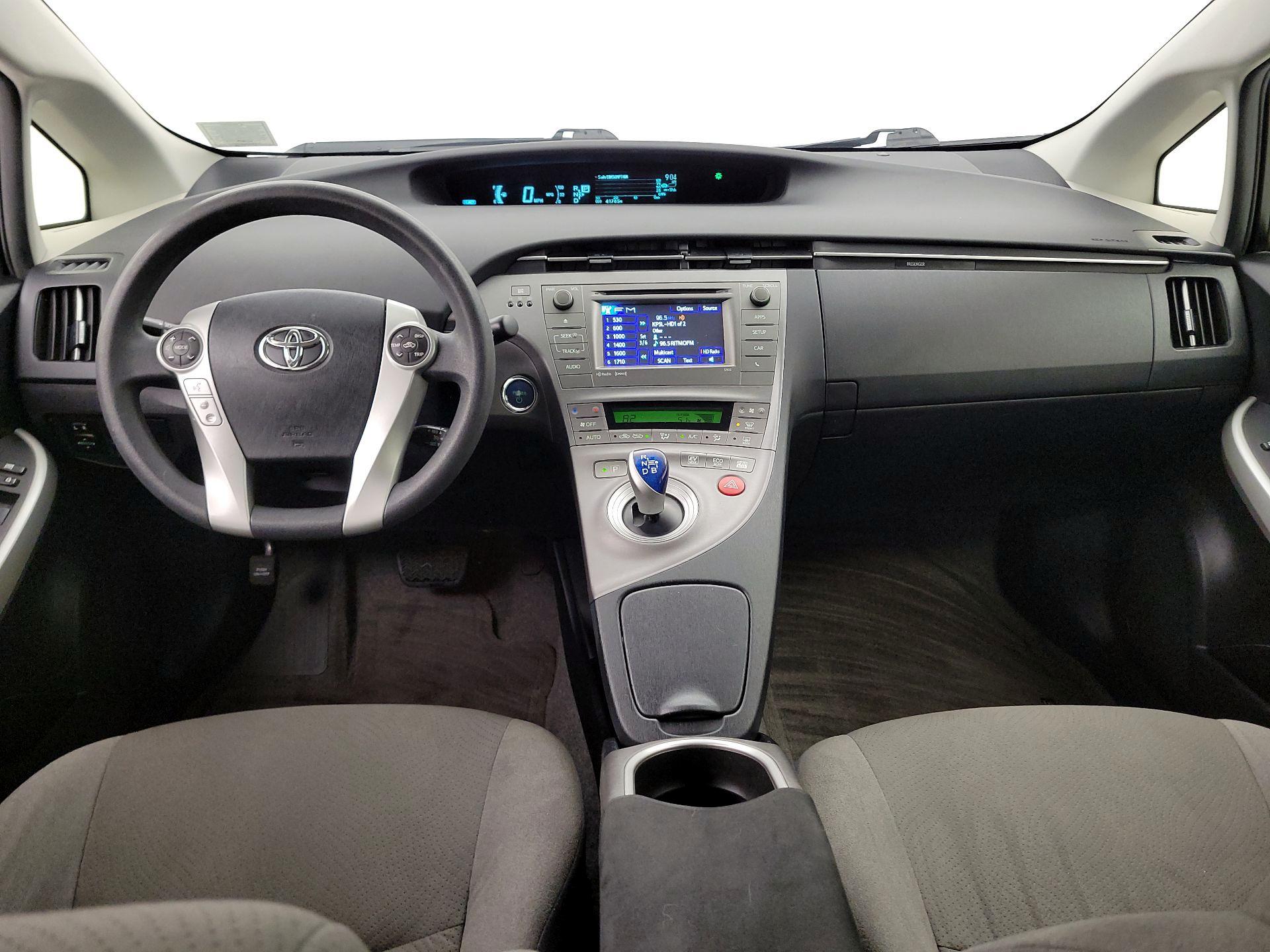 Thumbnail: 2015 Toyota Prius - 9