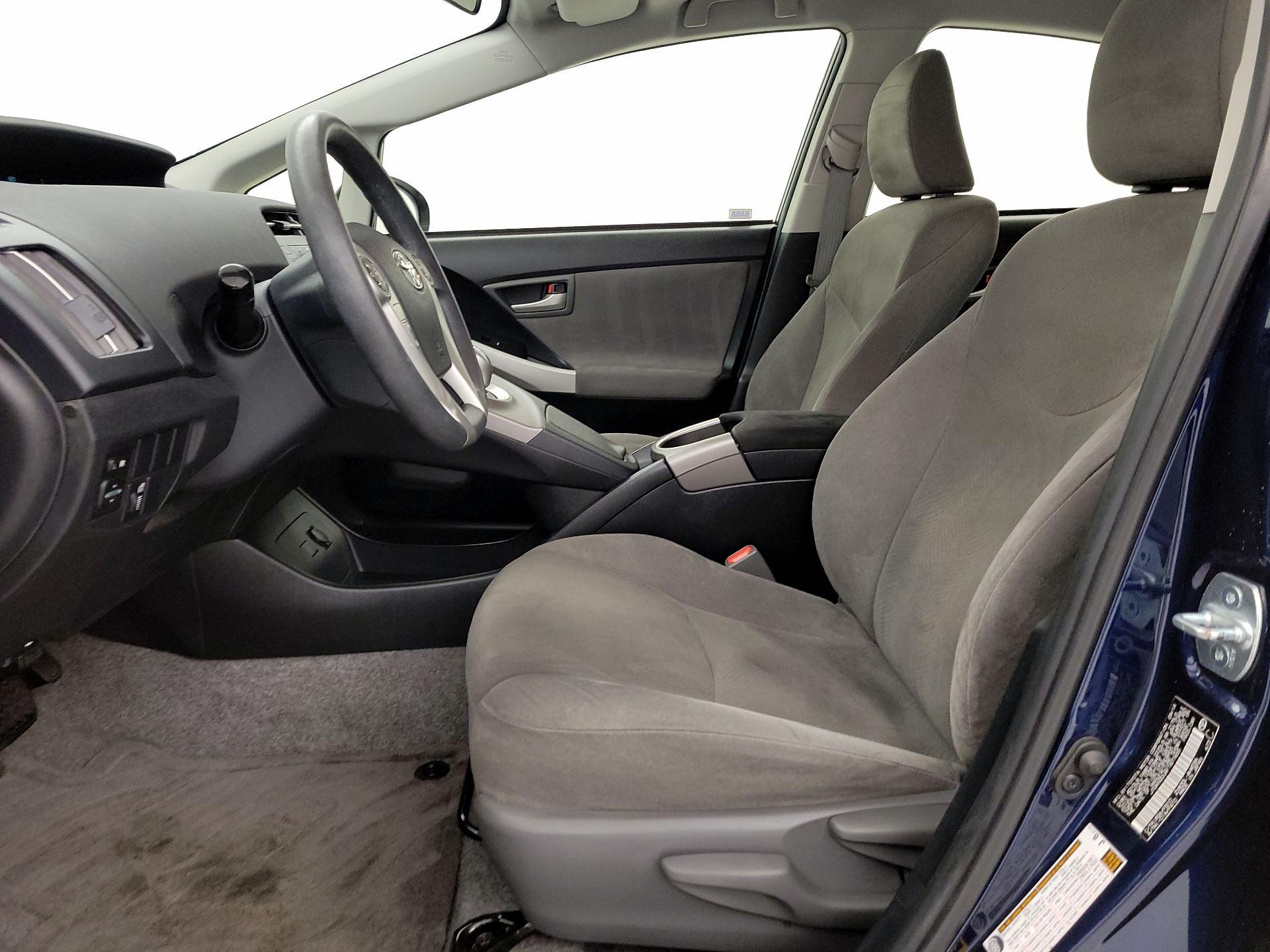 Thumbnail: 2015 Toyota Prius - 11