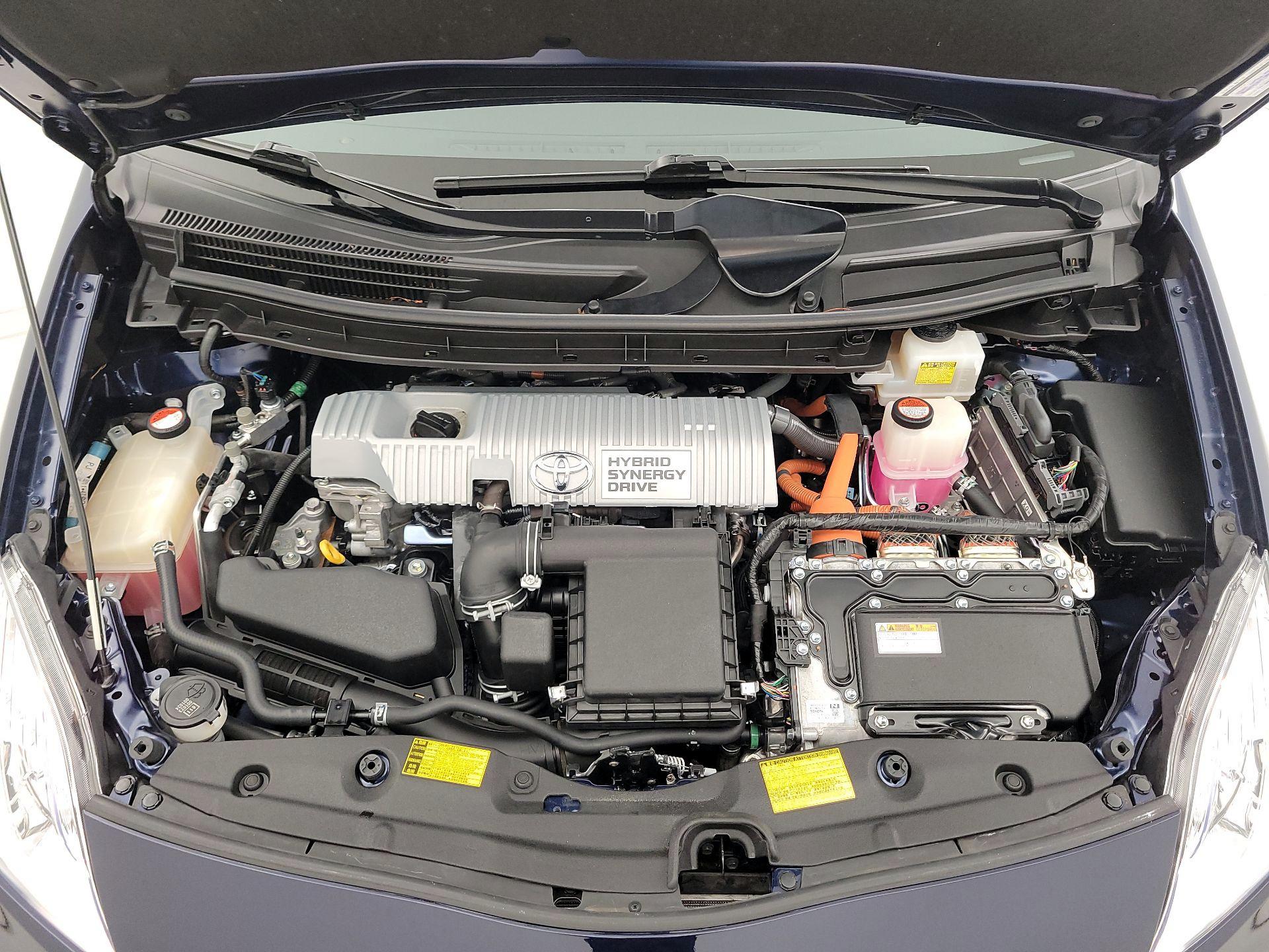 Thumbnail: 2015 Toyota Prius - 20