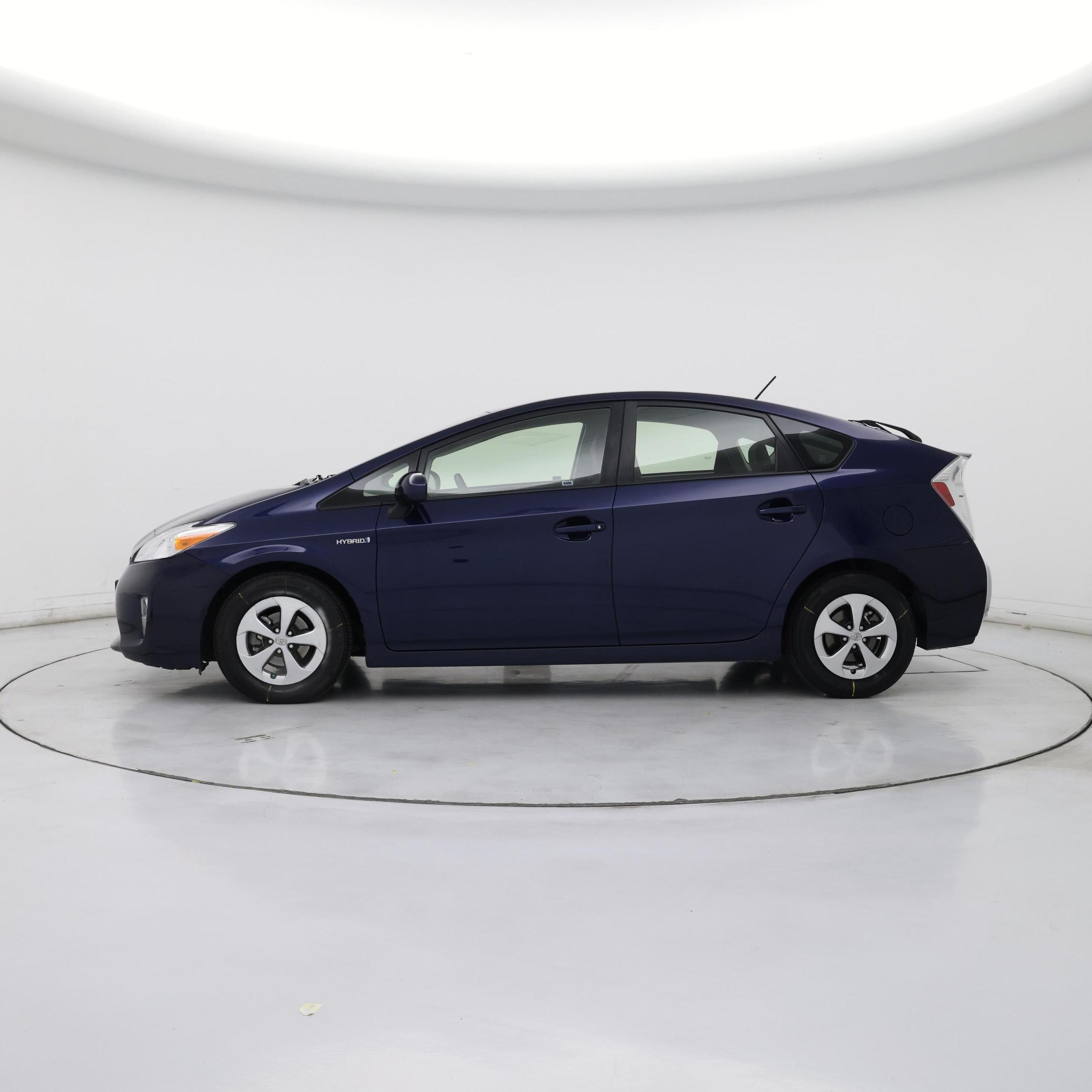 Thumbnail: 2015 Toyota Prius - 3