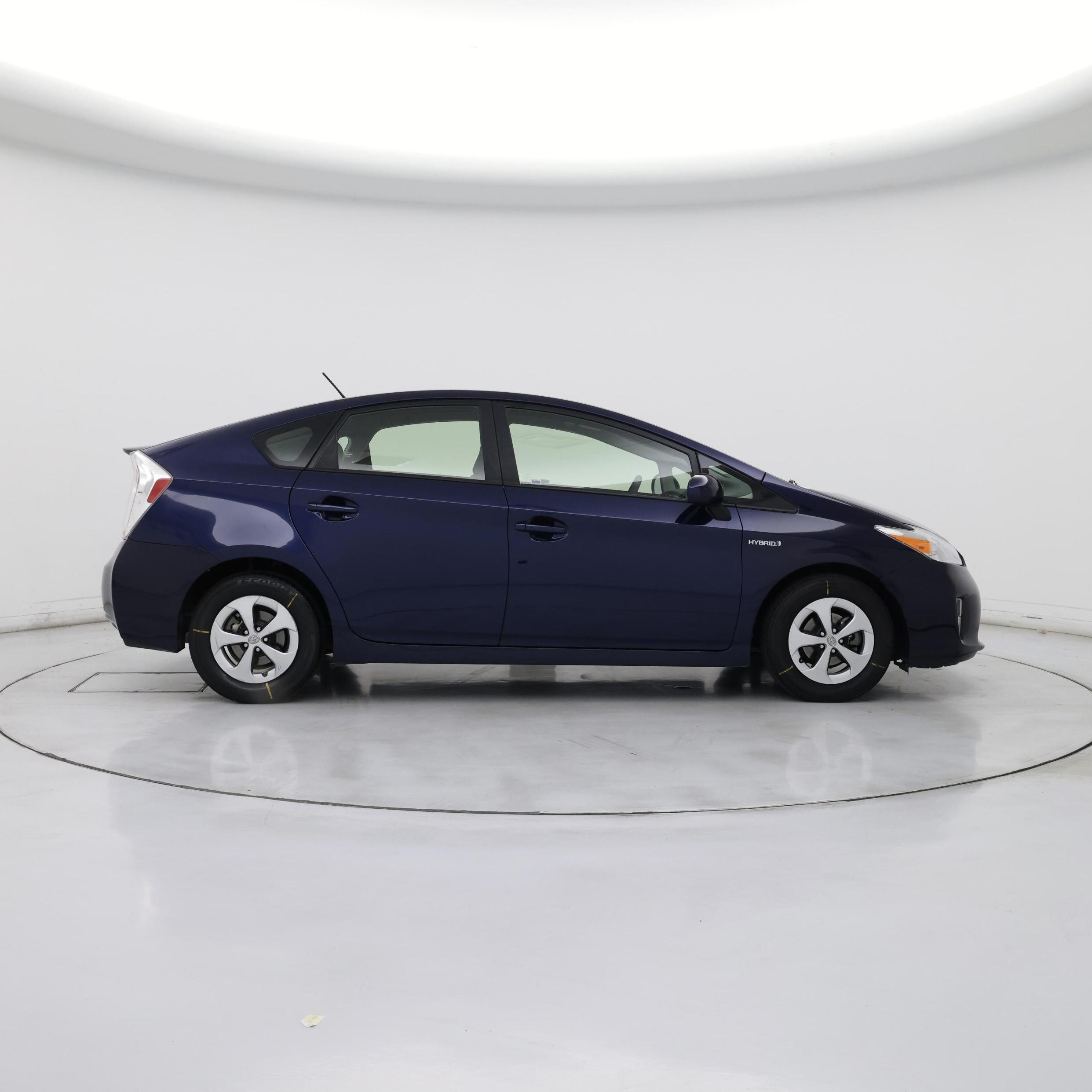 Thumbnail: 2015 Toyota Prius - 7