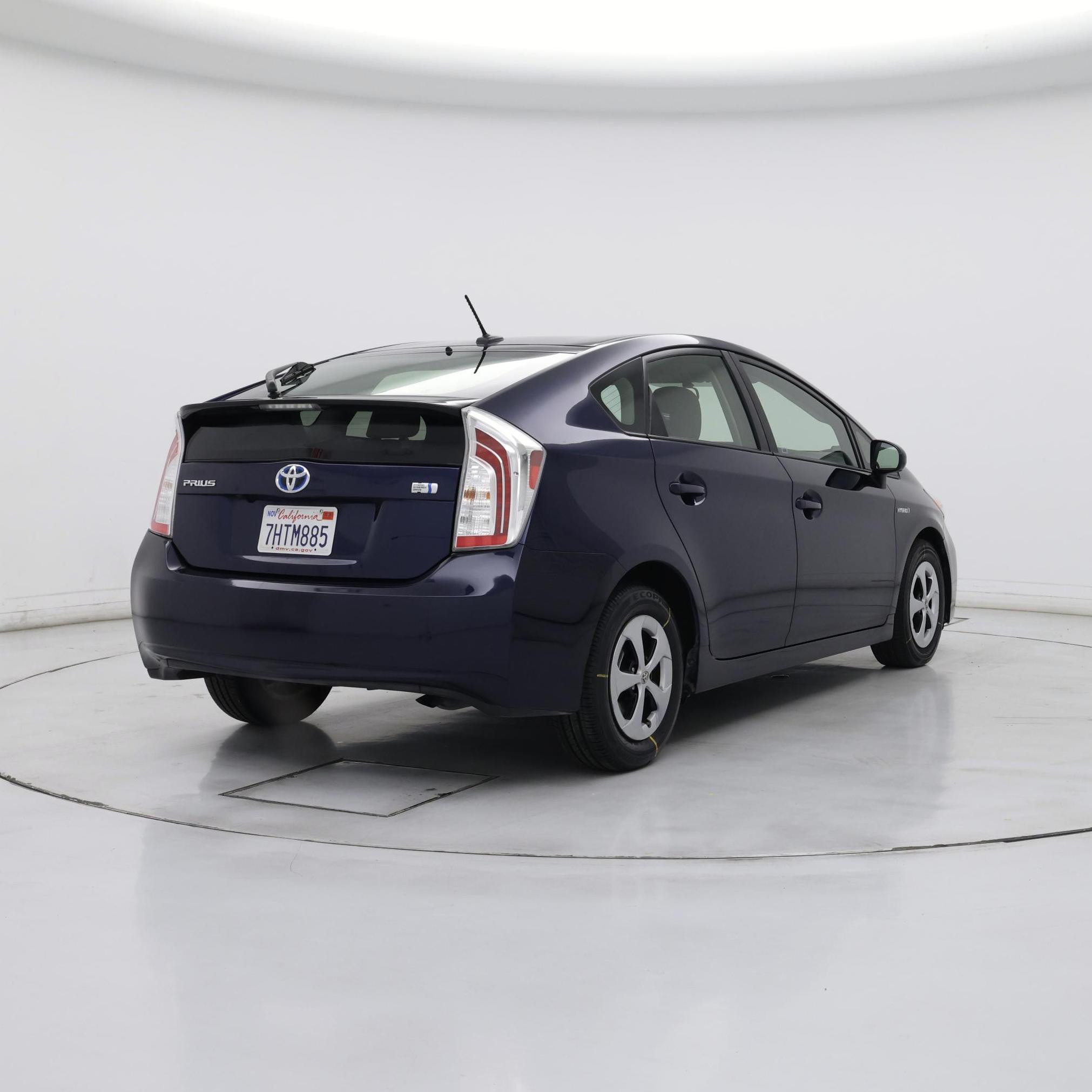 Thumbnail: 2015 Toyota Prius - 8