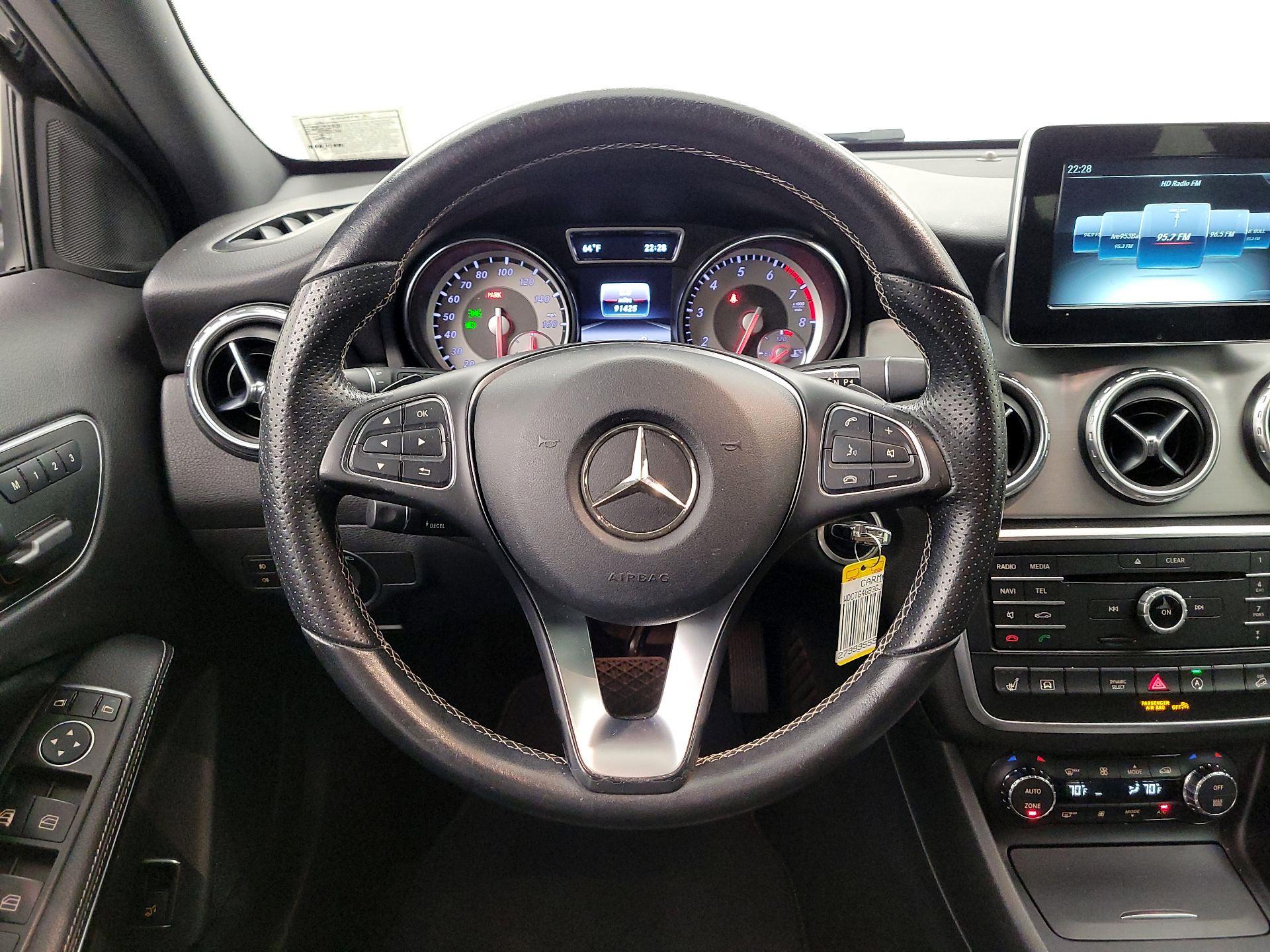 Thumbnail: 2016 Mercedes-Benz GLA - 10