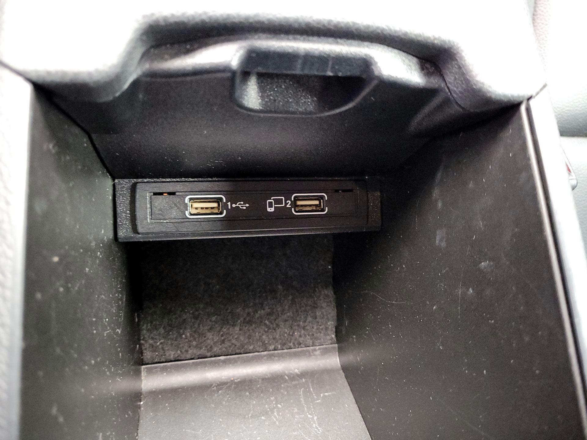 Thumbnail: 2016 Mercedes-Benz GLA - 18