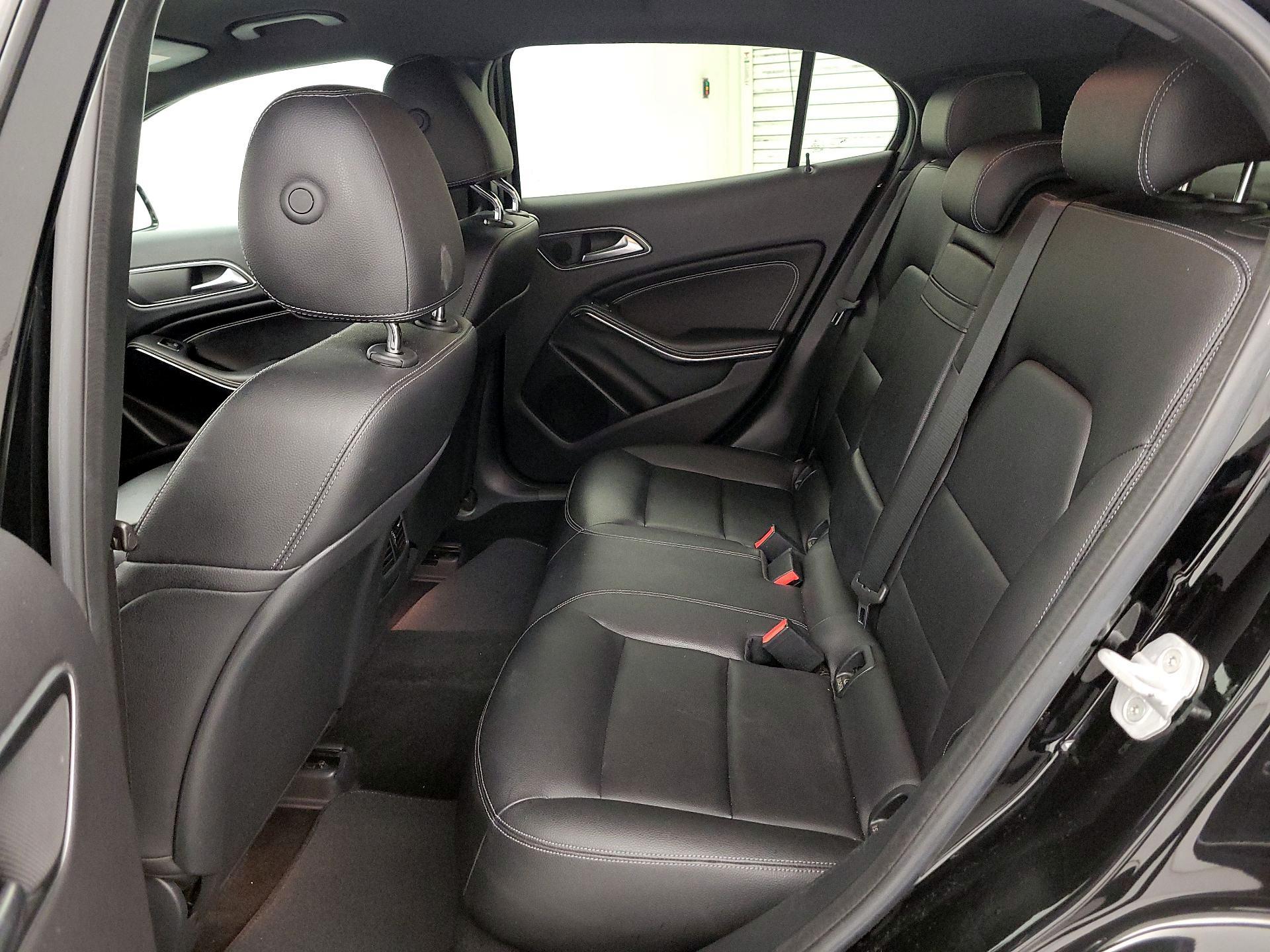 Thumbnail: 2016 Mercedes-Benz GLA - 19