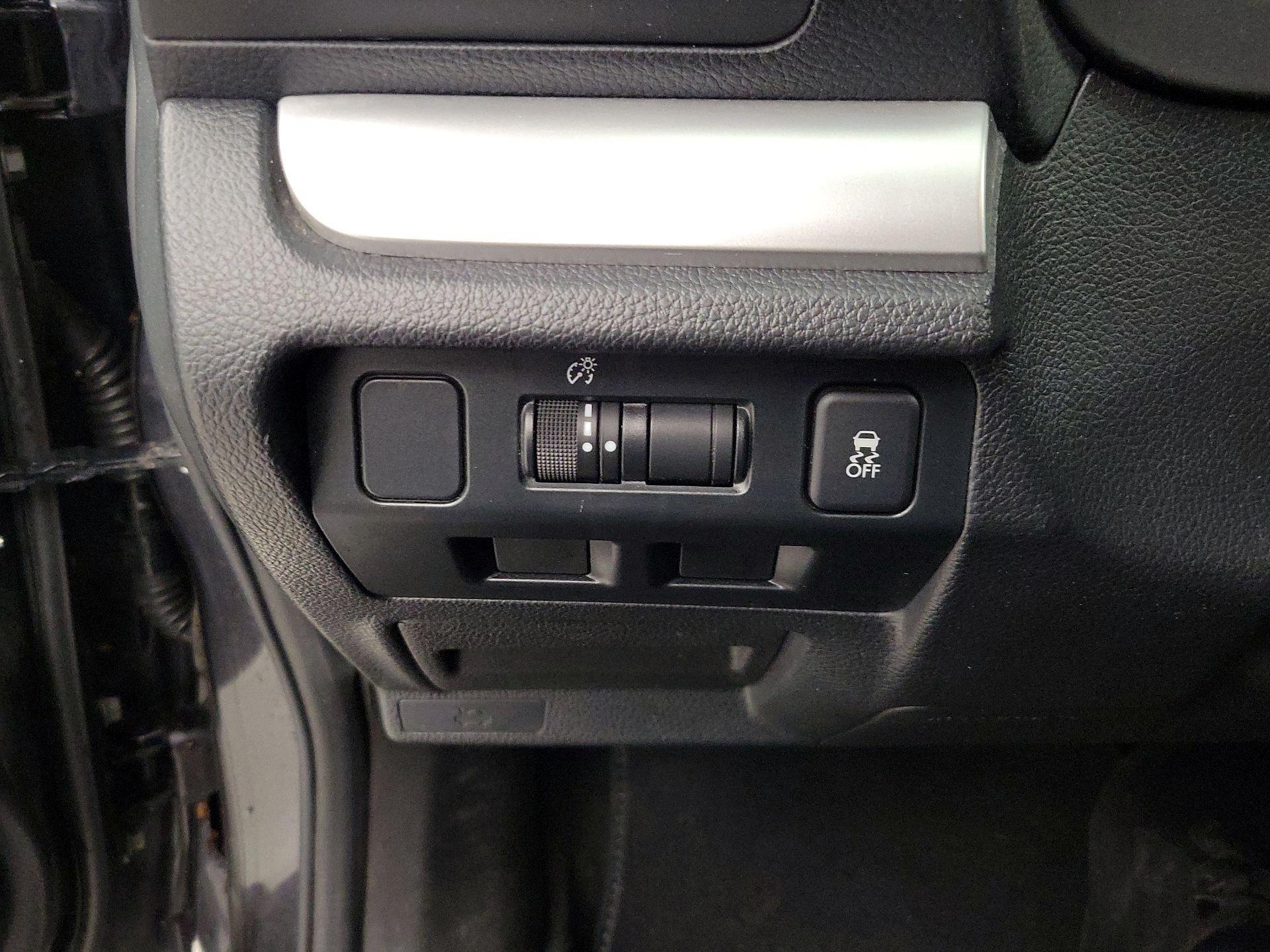 Thumbnail: 2016 Subaru XV Crosstrek - 13