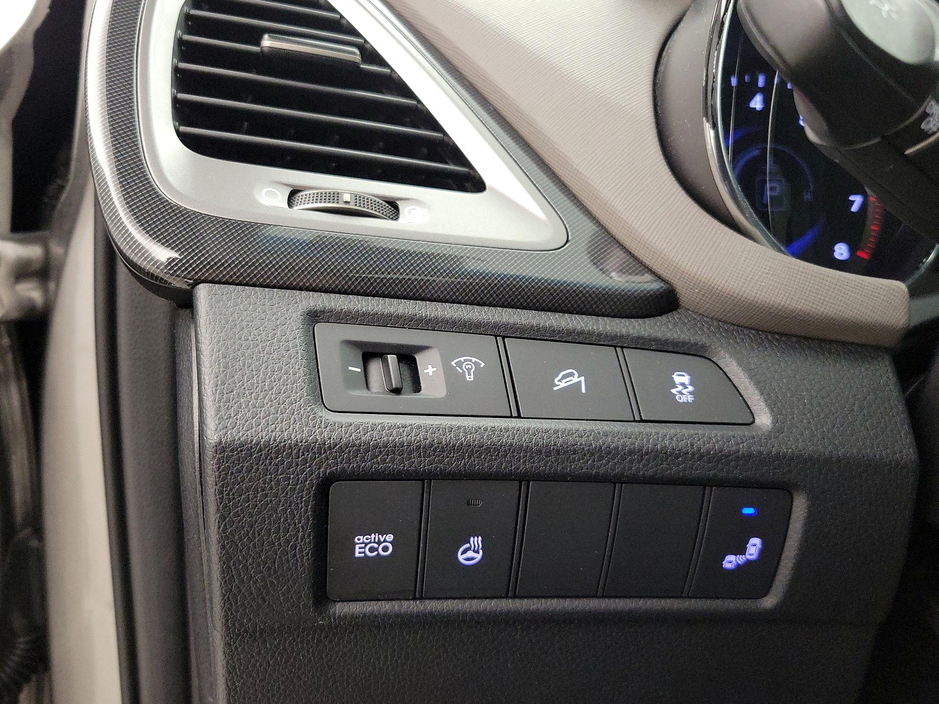 Thumbnail: 2015 Hyundai Santa Fe - 13