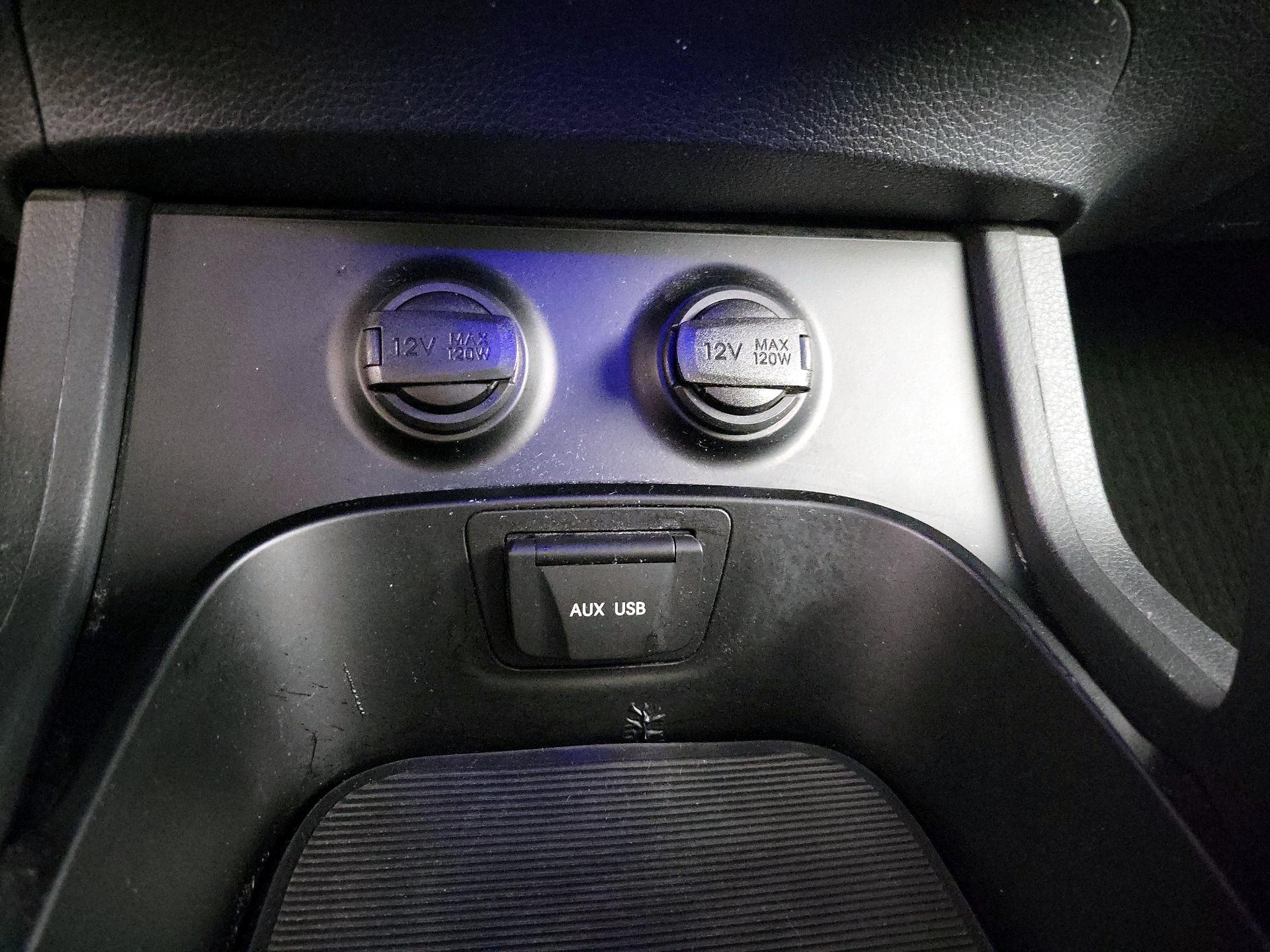 Thumbnail: 2015 Hyundai Santa Fe - 19