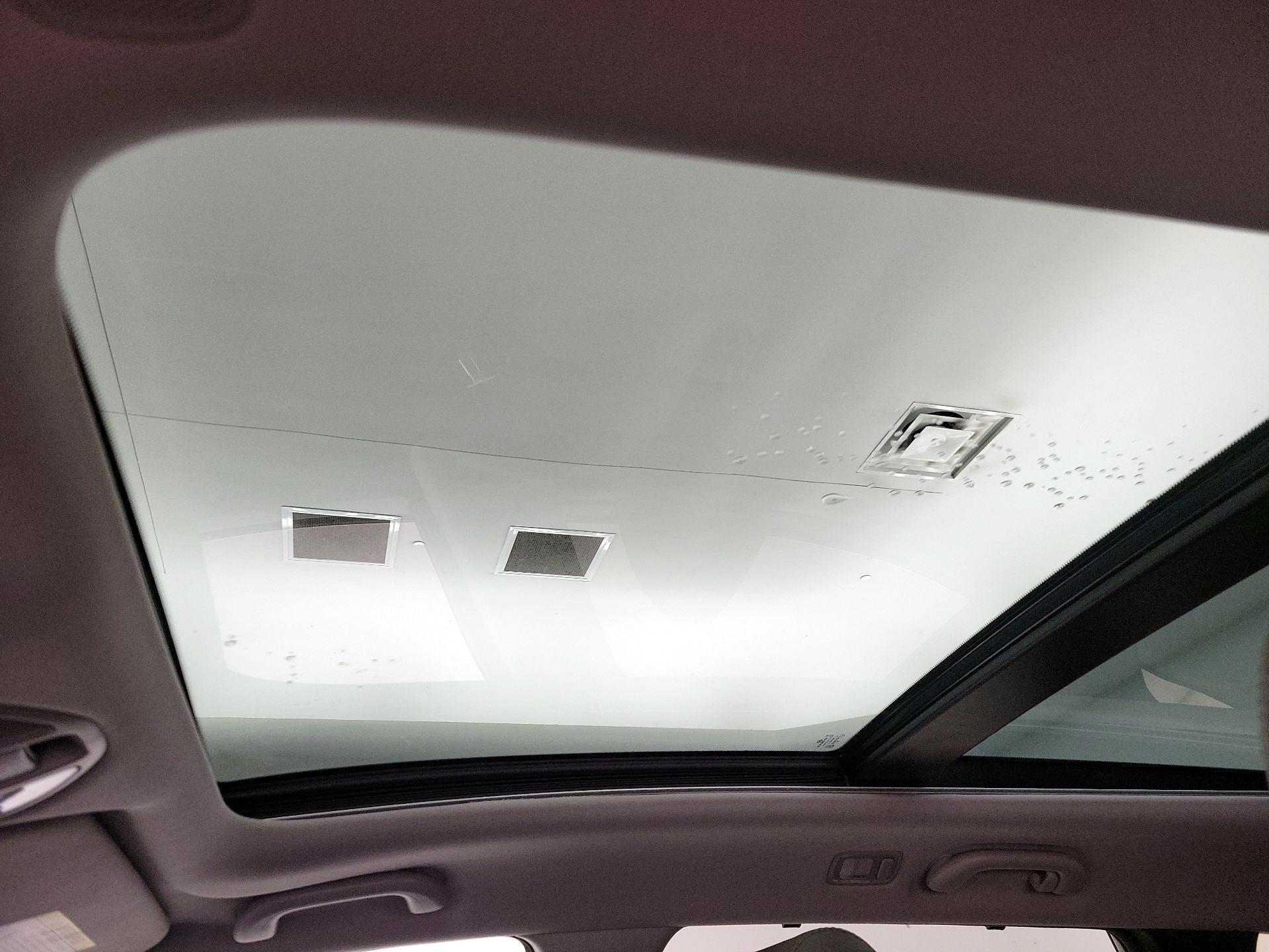 Thumbnail: 2015 Hyundai Santa Fe - 20