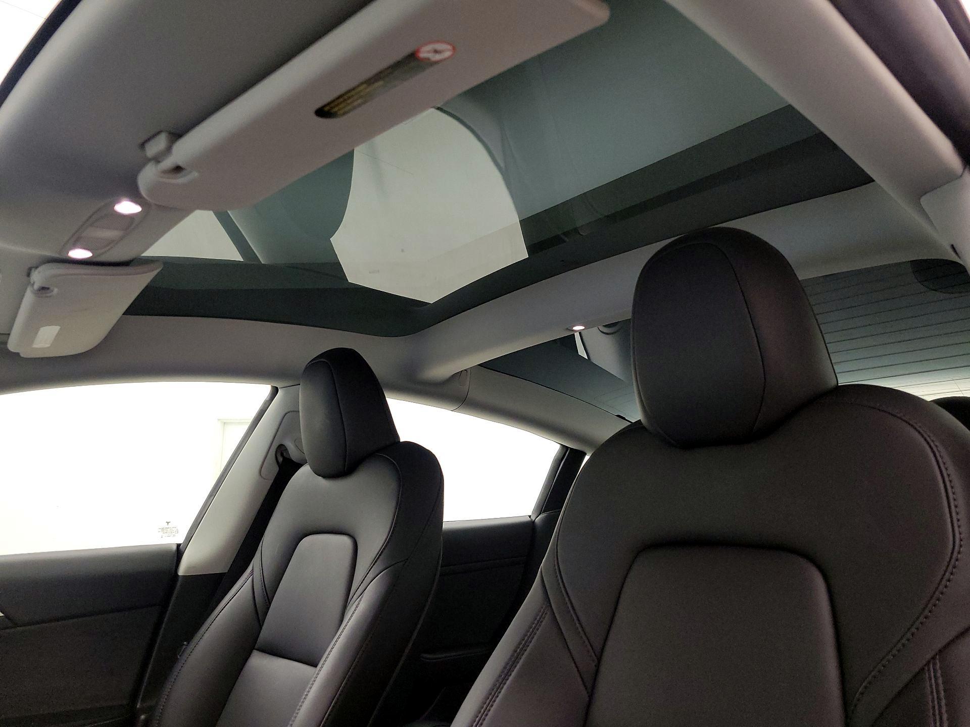 Thumbnail: 2023 Tesla Model 3 - 18